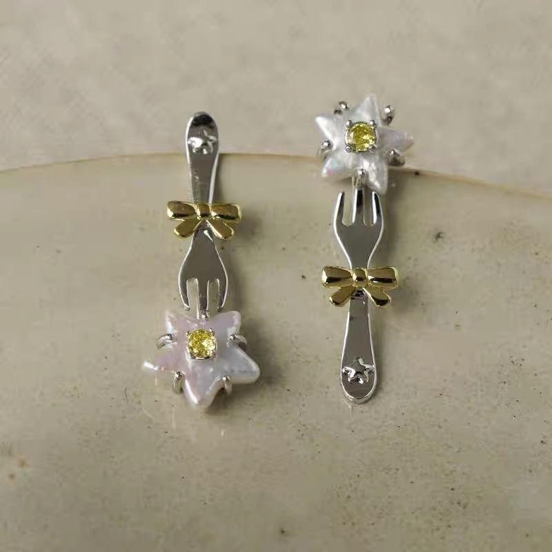 Rhinestone Star Fork Asymmetrical Stud Earring Product Image