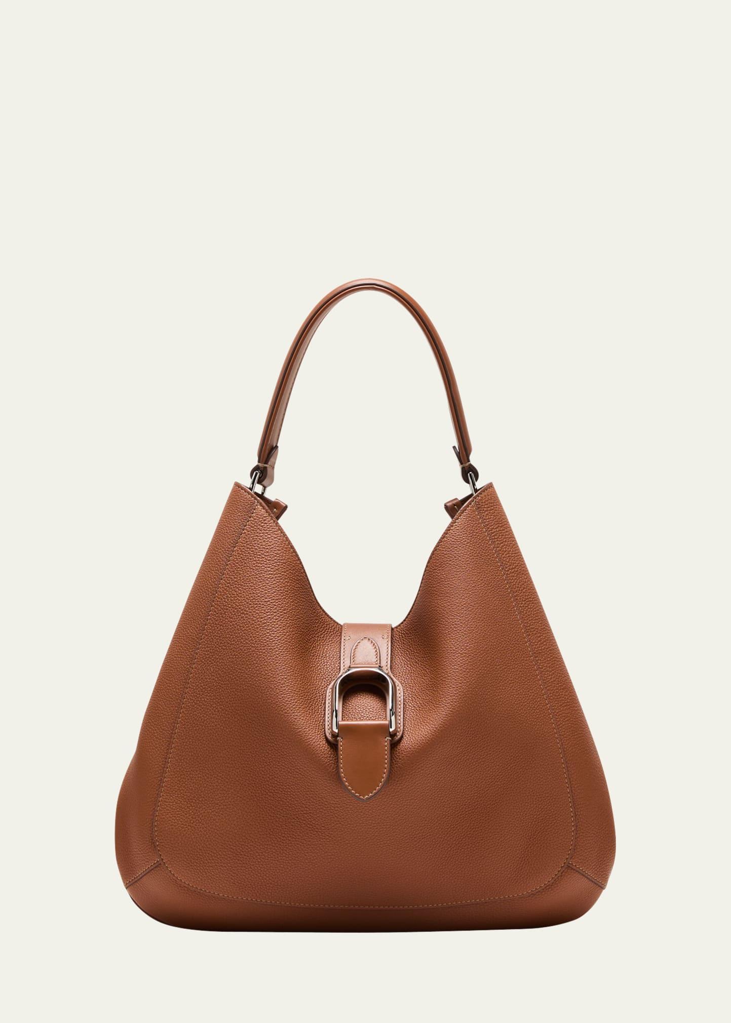 Womens Welington Medium Shoulder Bag in Leather Product Image