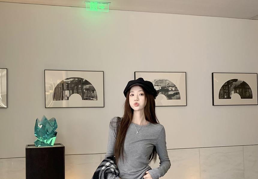 High Rise Plain Maxi A-Line Skirt / Long-Sleeve Round Neck T-Shirt Product Image