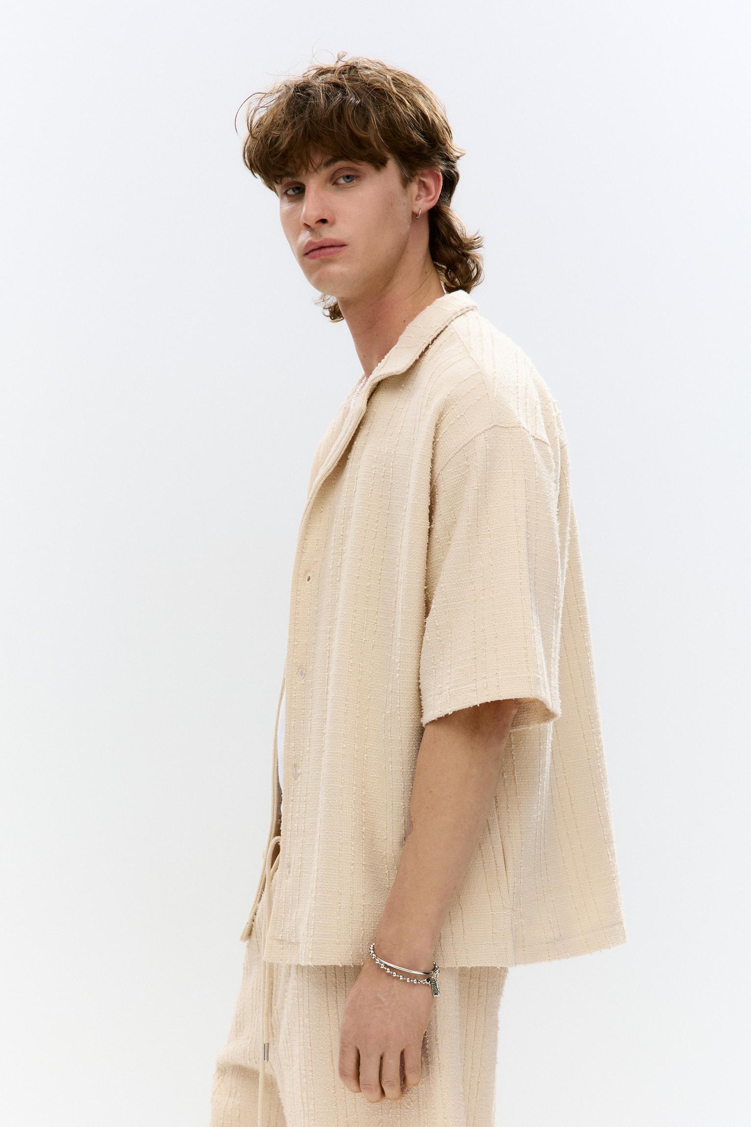 Textured short sleeve shirt Product Image