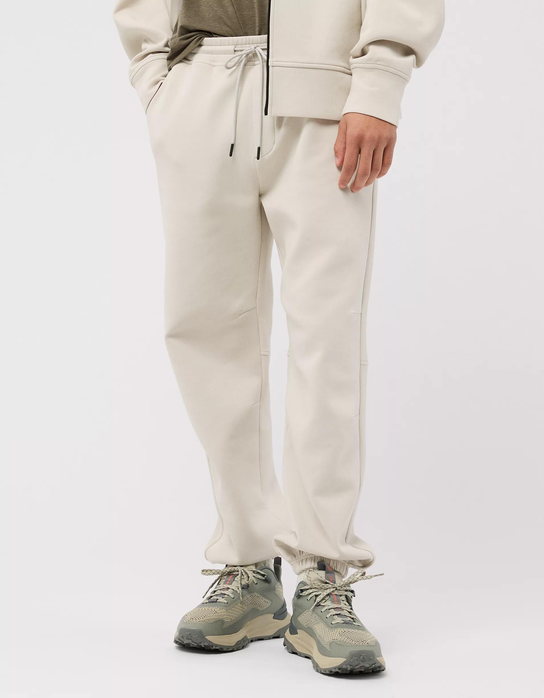 AE 24/7 Tech Fleece Jogger Product Image