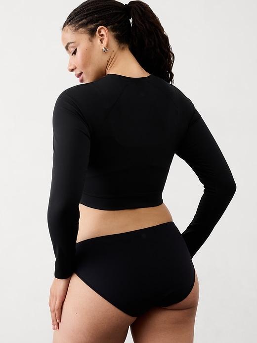 Crop Rashguard Product Image