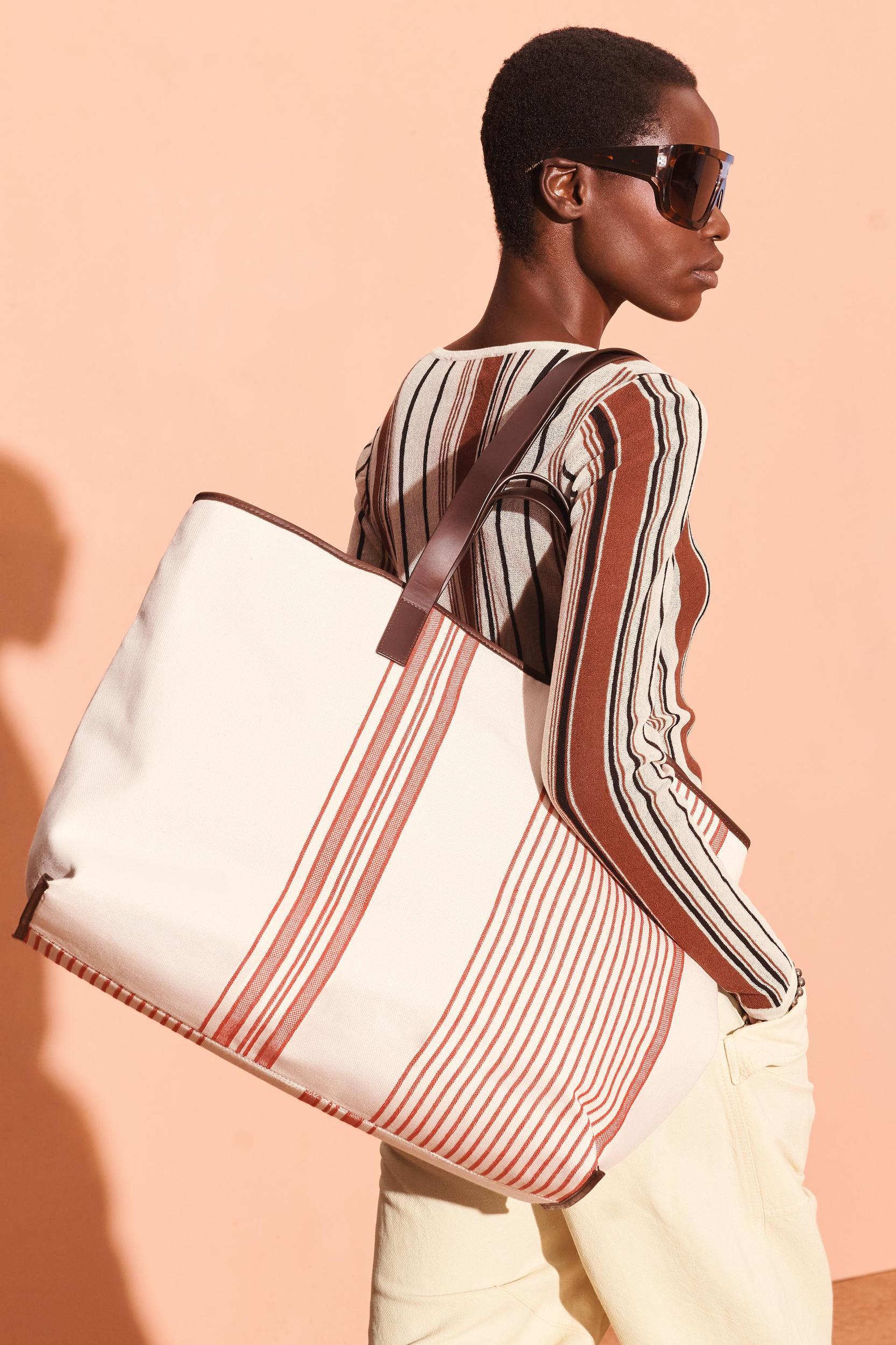 V NCK STRP JRSY Product Image