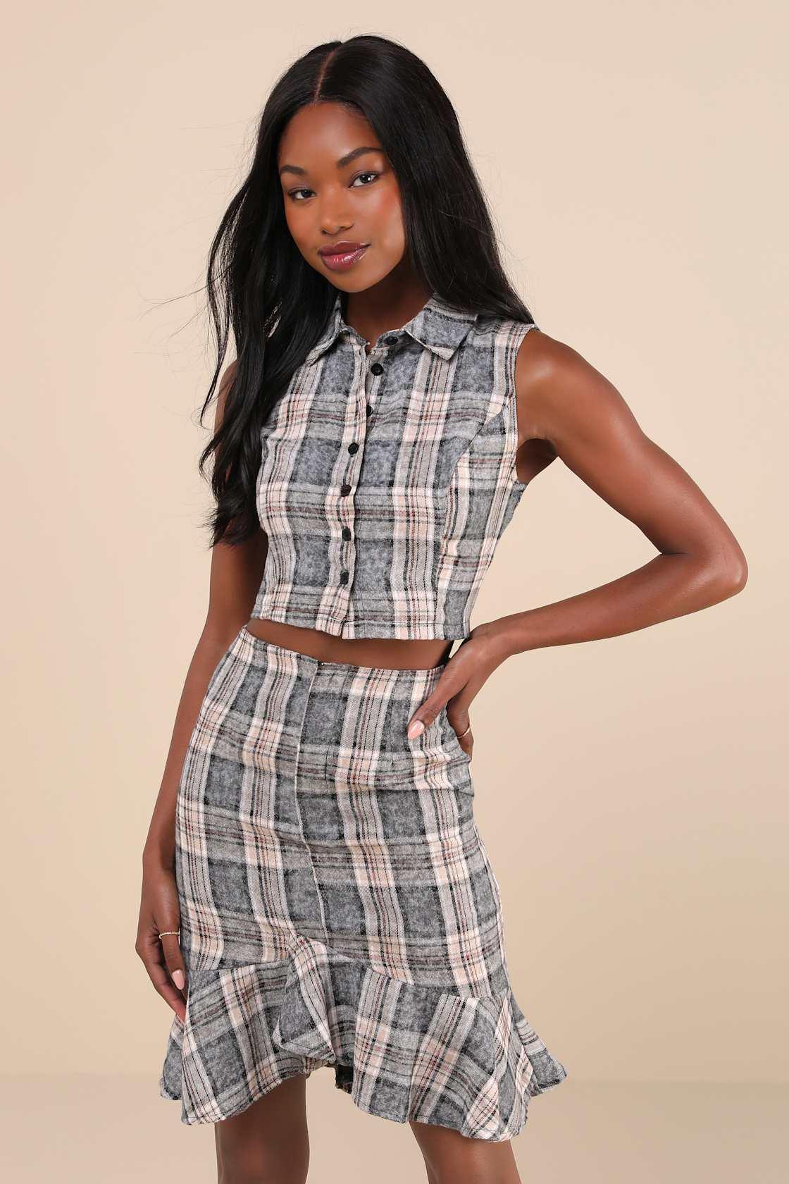 Convincingly Posh Grey Faded Plaid Button-Up Collared Crop Top Product Image