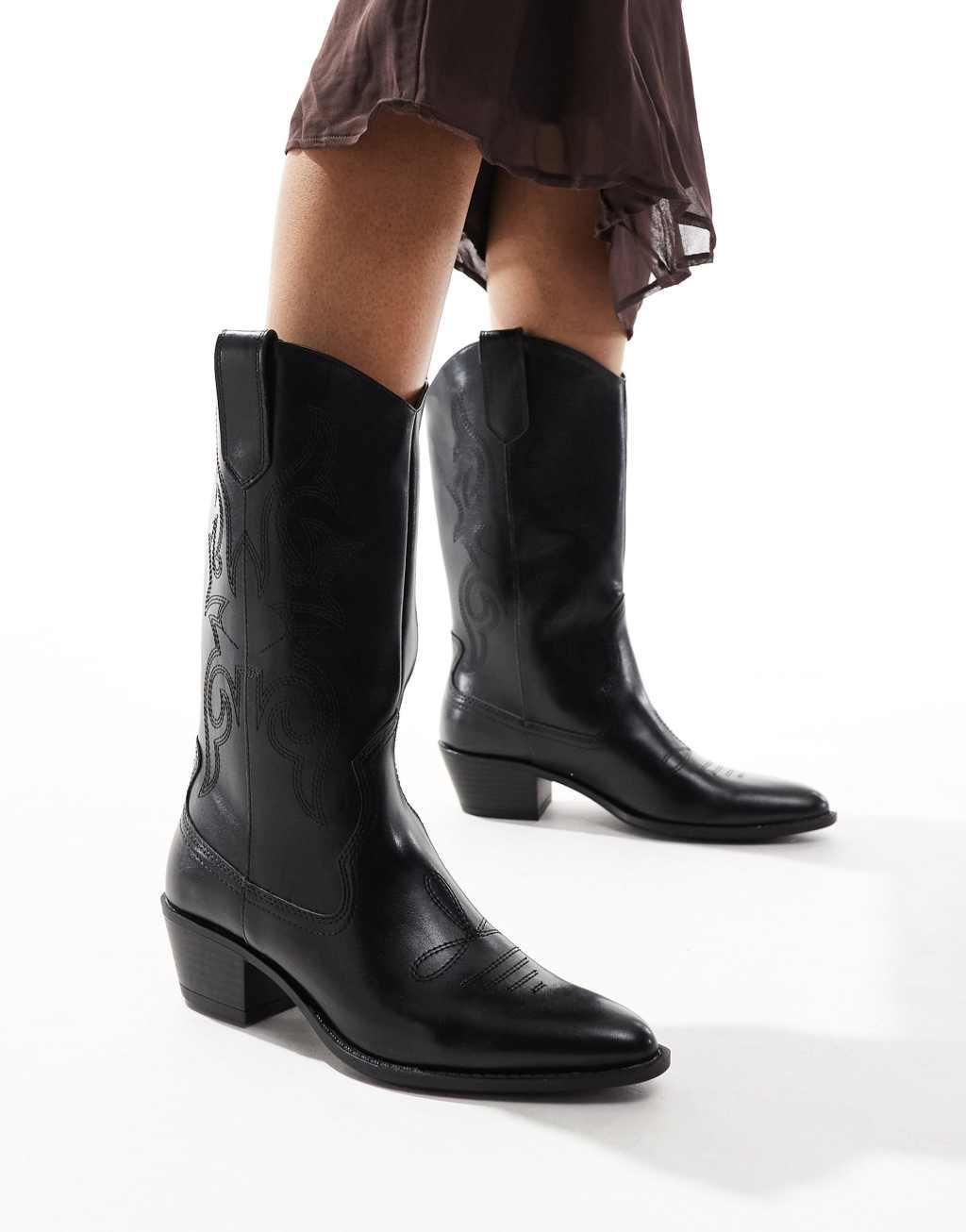 Pull&Bear faux leather topstitched western boots in black Product Image