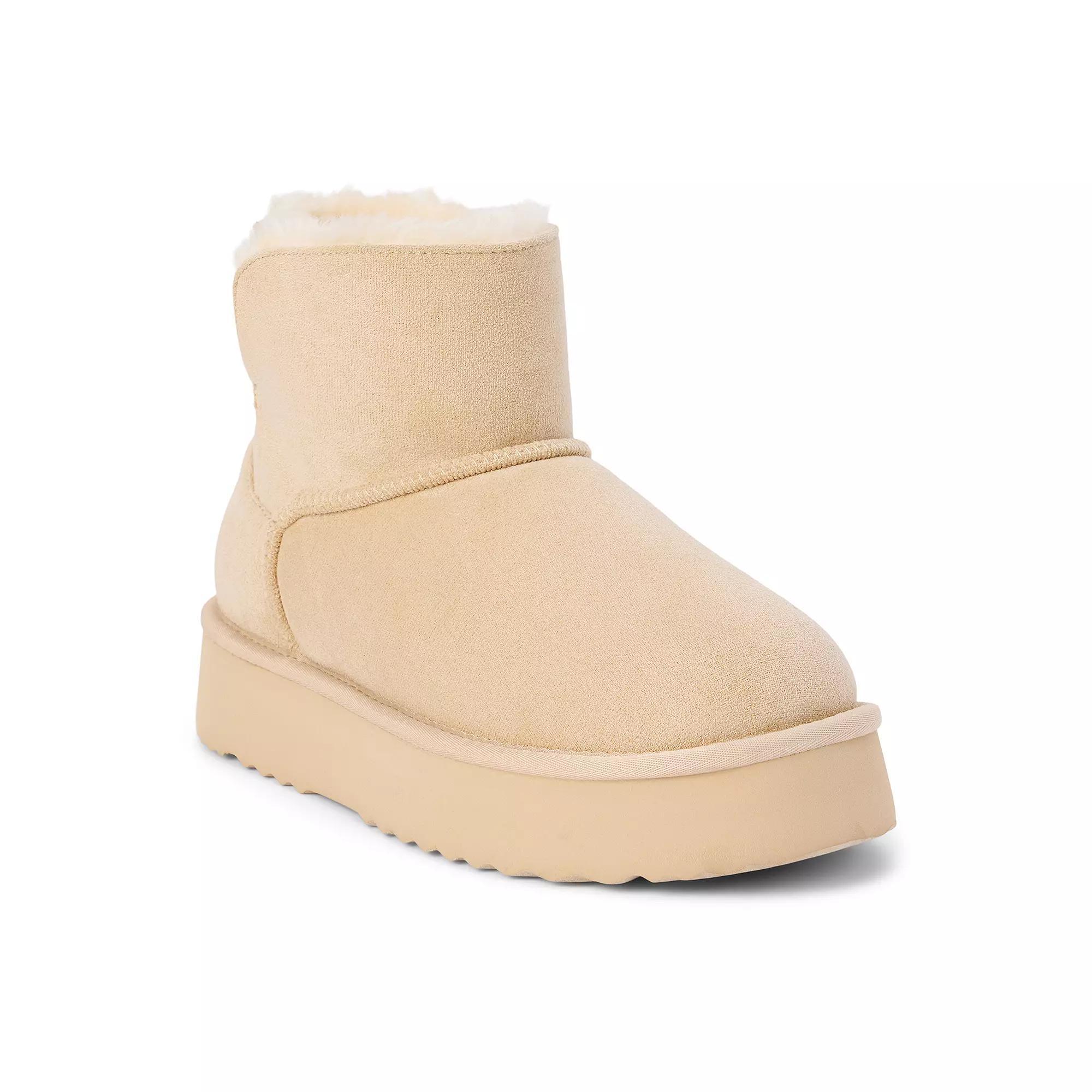 Beach Womens Yukon Shearling Boot Faux Furr Product Image
