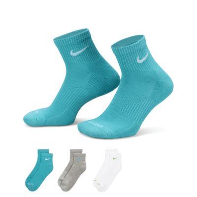 Nike Everyday Plus Cushioned Training Ankle Socks (3 Pairs) Product Image