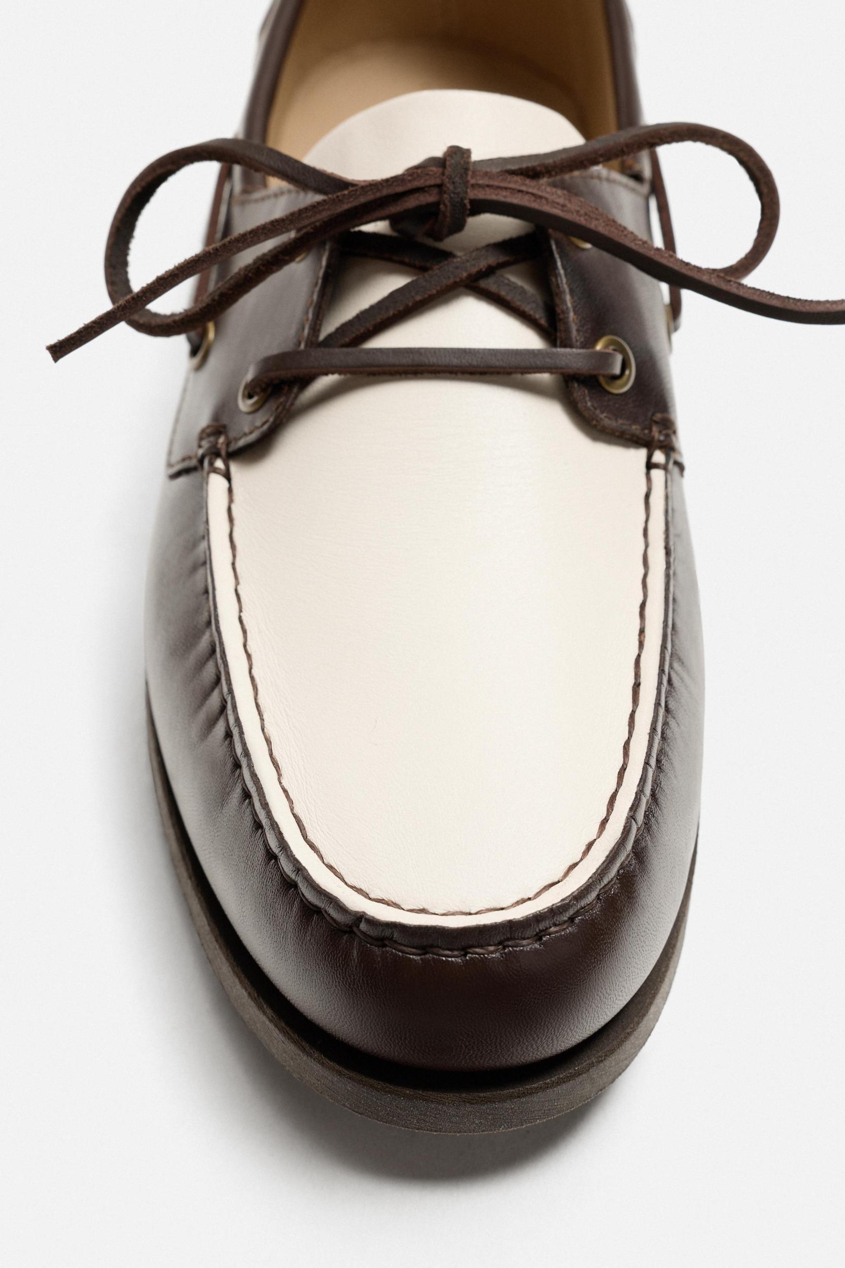 LEATHER DECK SHOES Product Image