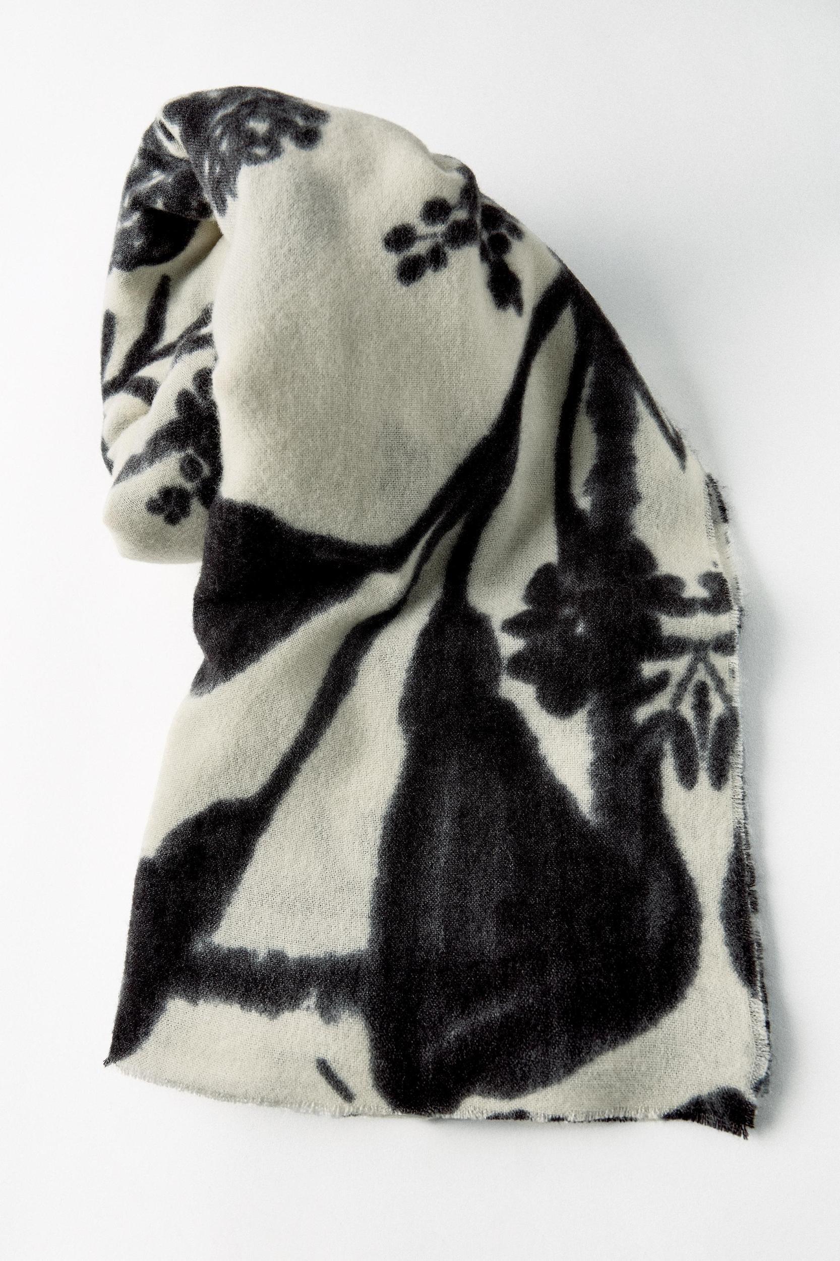PRINTED SCARF Product Image