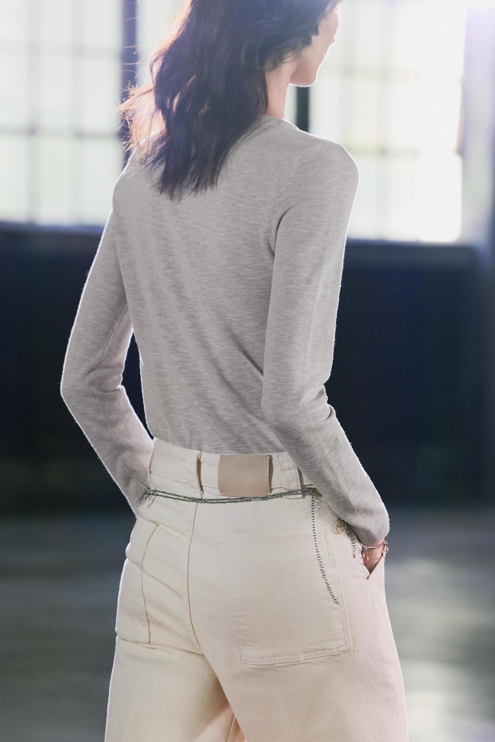 FINE KNIT TOP Product Image