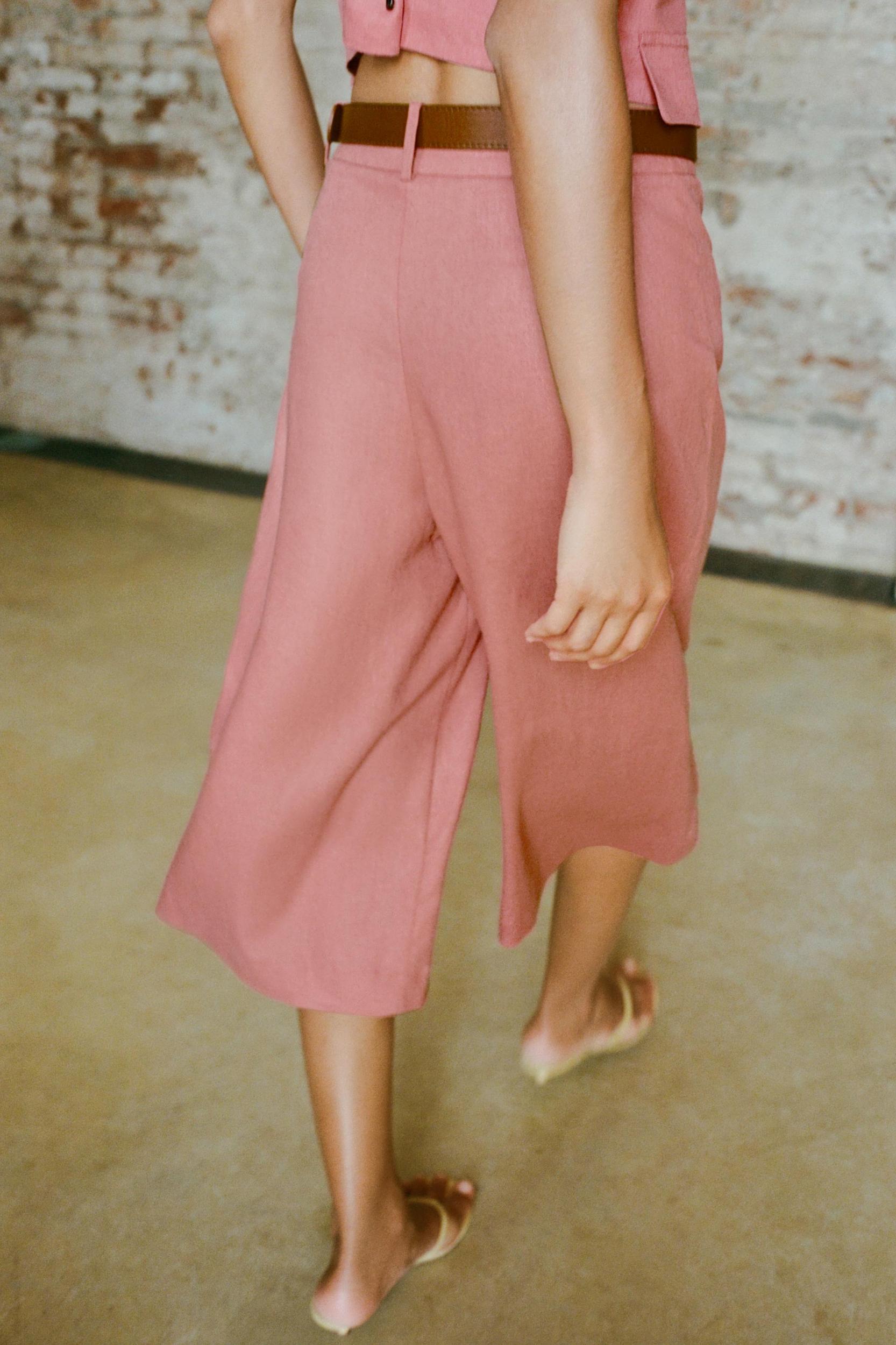 LINEN BELTED LONG BERMUDA SHORTS Product Image