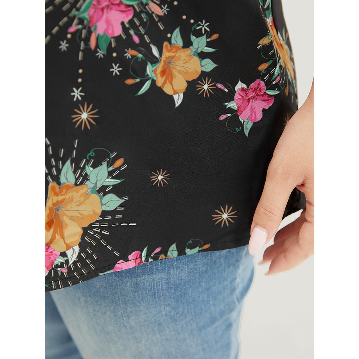 Plus Size BlackFlower Floral Shirred Puff Sleeve Blouse Women Glamour Short sleeve V-neck Going out Blouses BloomChic 30/6X Product Image