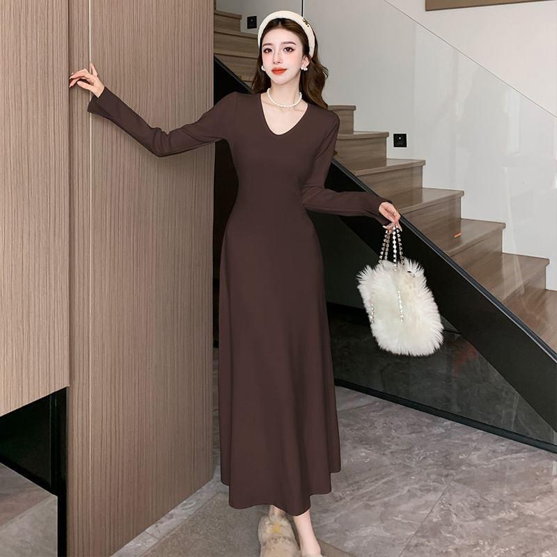 Set: Long-Sleeve V-Neck Plain Midi A-Line Knit Dress + Scarf Product Image