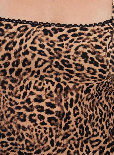Jaquelyn Top Leopard Curve Product Image