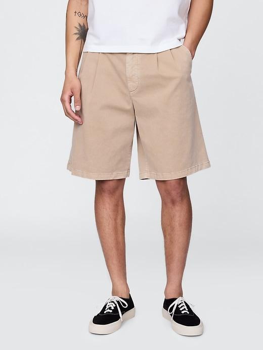 Pleated Khaki Shorts Product Image