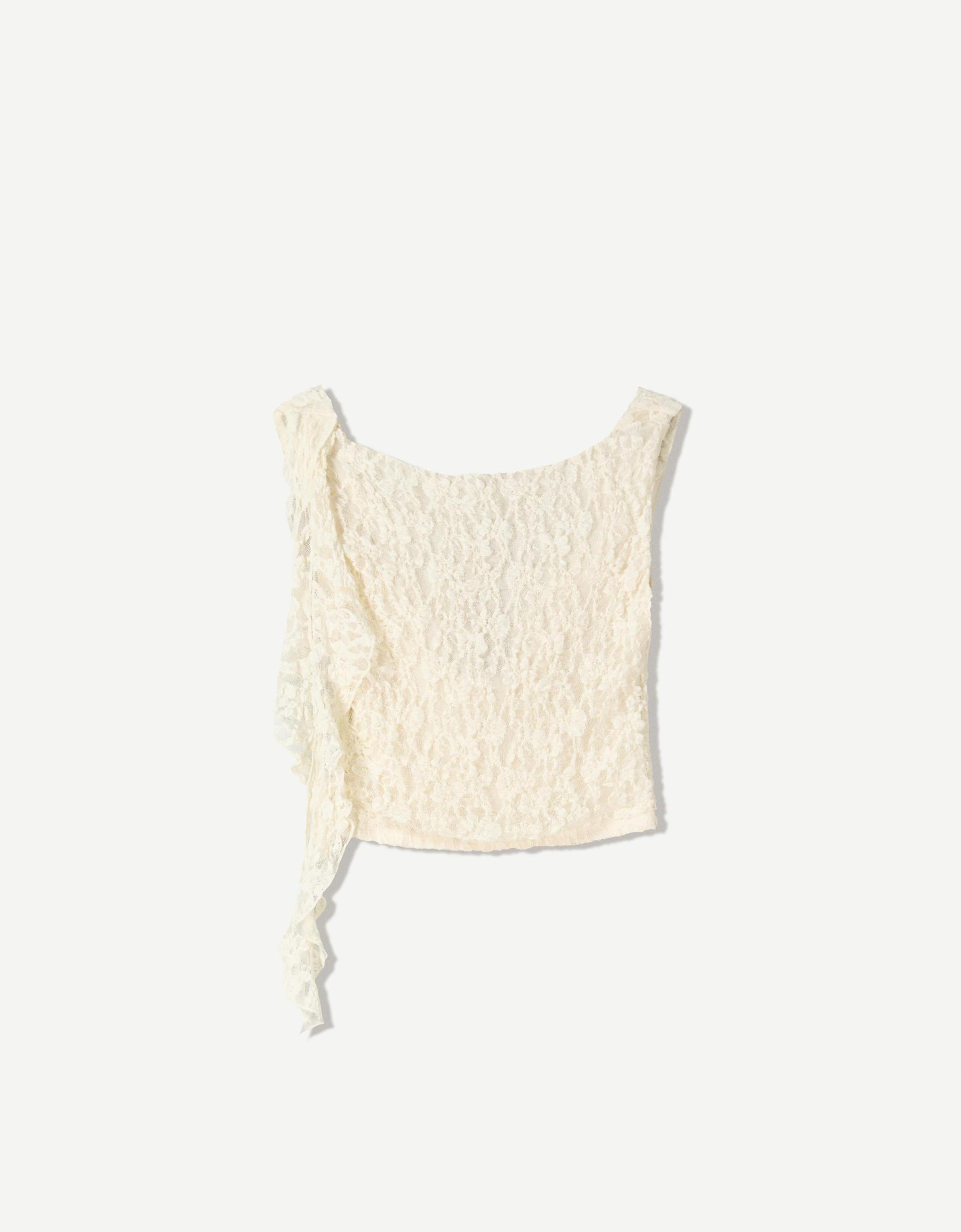 Blonde lace top with ruffles Product Image