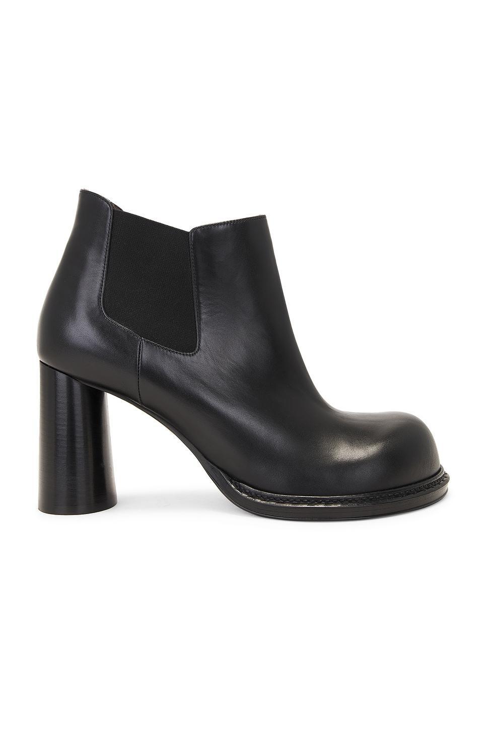 BOTTEGA VENETA Cliff Chelsea Boots In Black Product Image