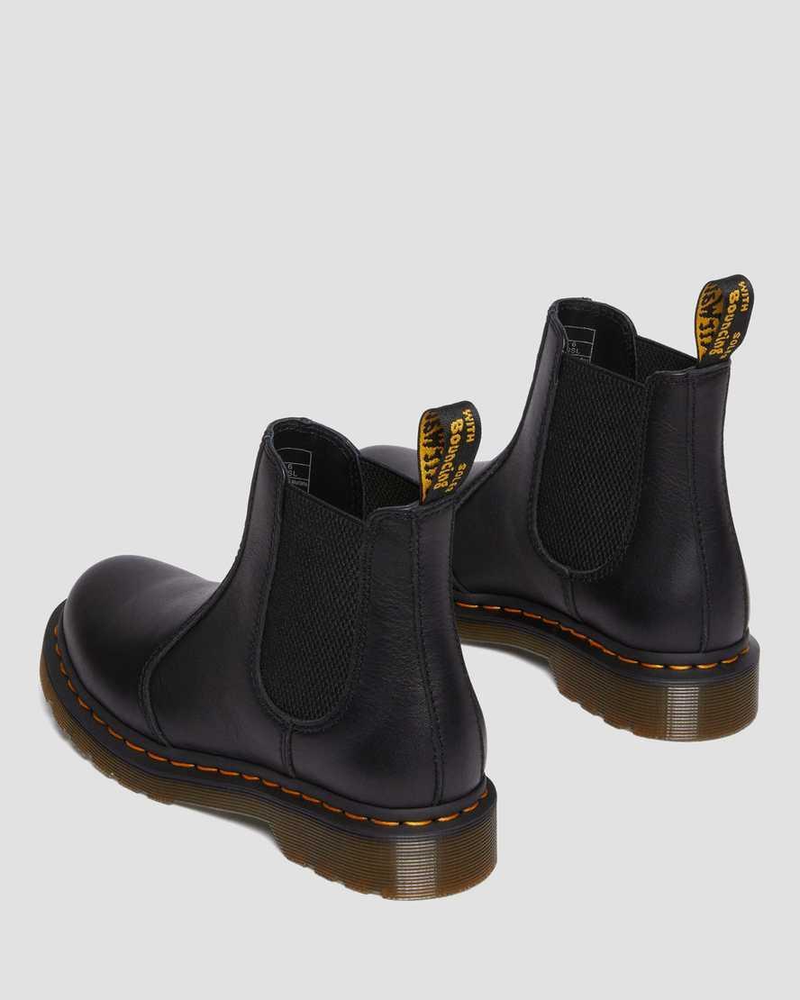 2976 Womens Leather Chelsea Boots Product Image