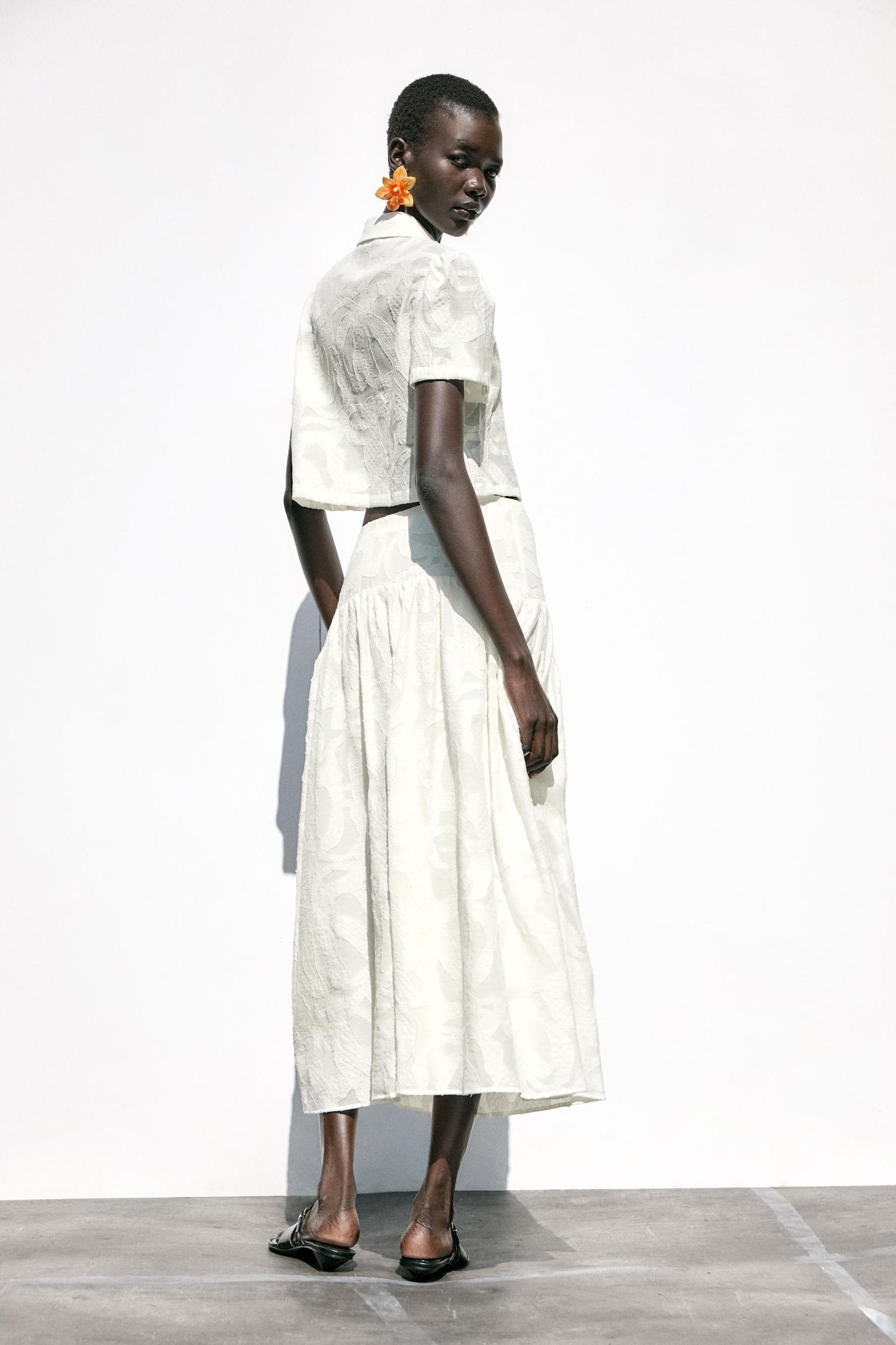 TEXTURED MIDI SKIRT Product Image