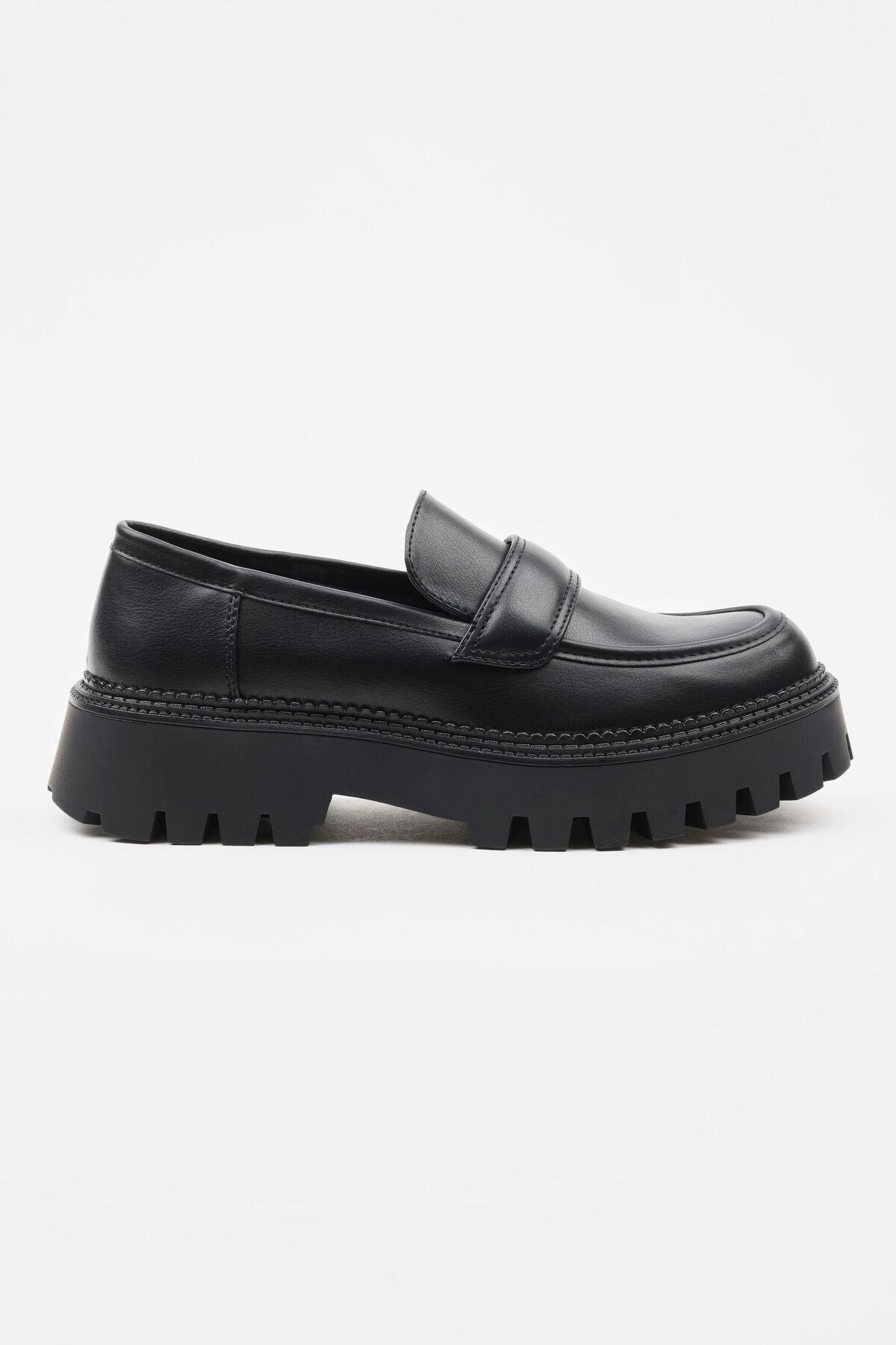 STEVE MADDEN Baker Platform Loafers Product Image