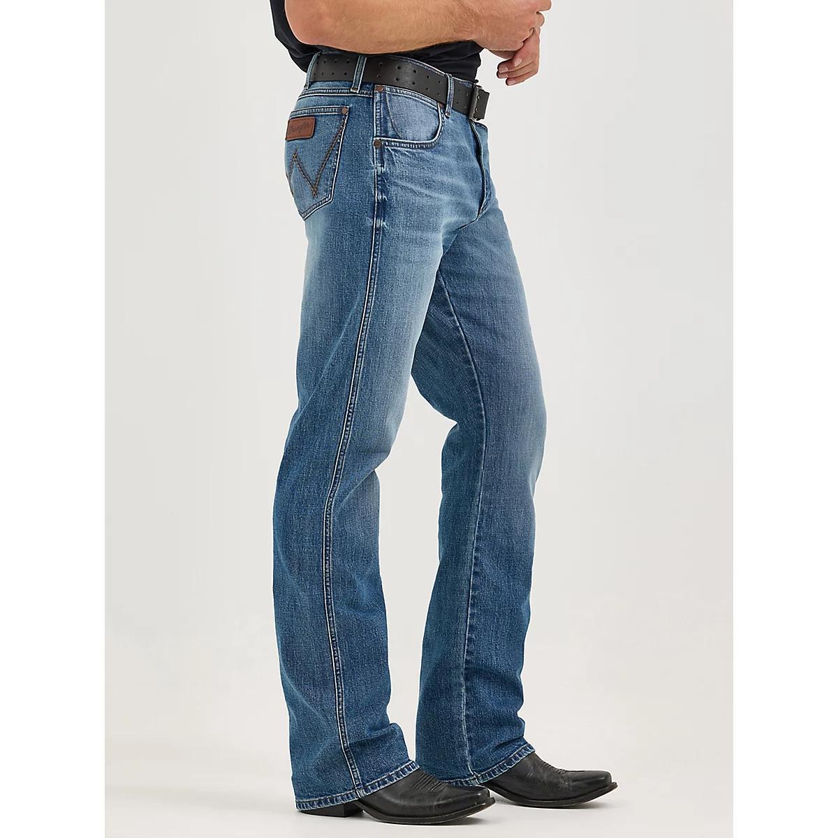 Men's Wrangler Retro® Relaxed Fit Bootcut Jean in Harris Product Image