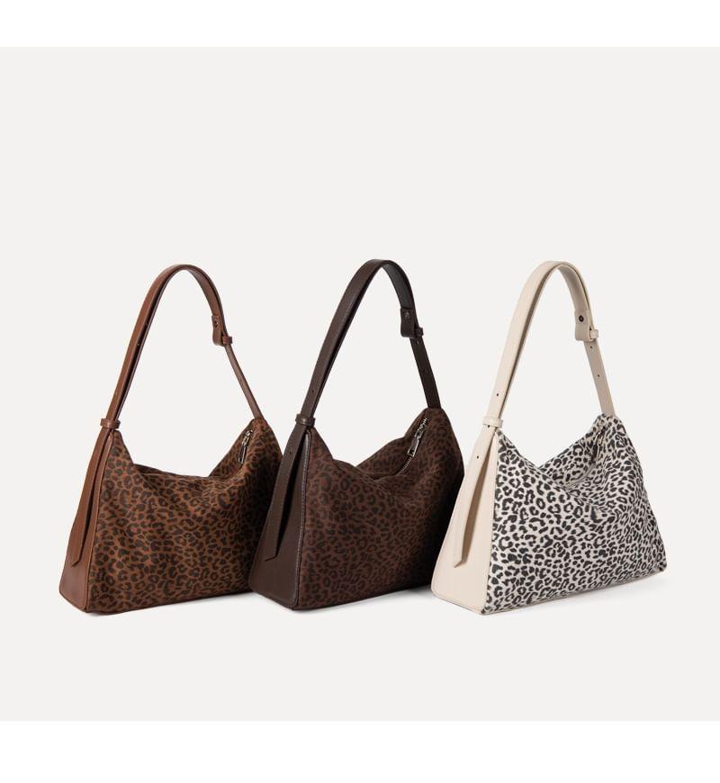 Leopard Print Tote Bag Product Image