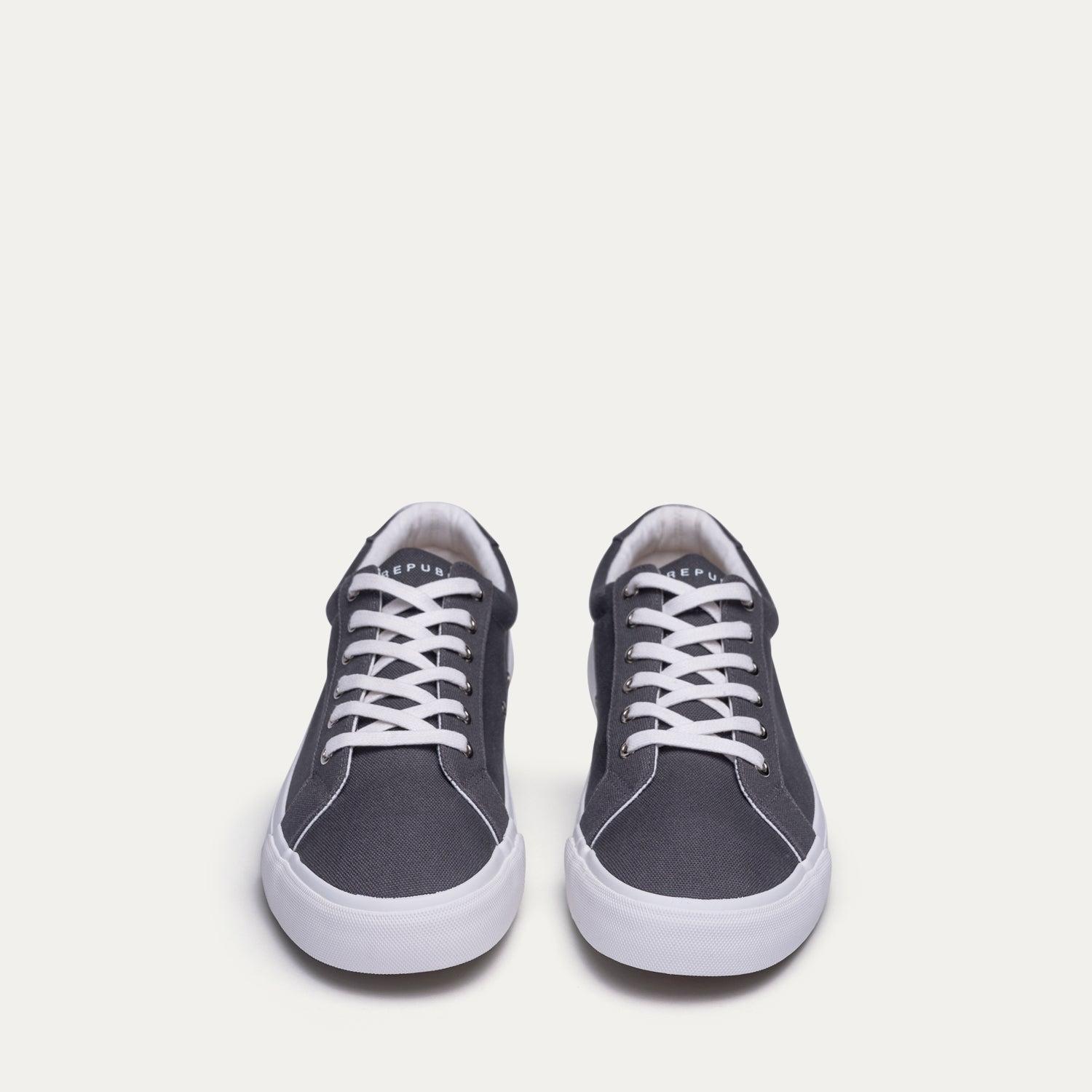 Bowery Canvas Sneaker Male Product Image