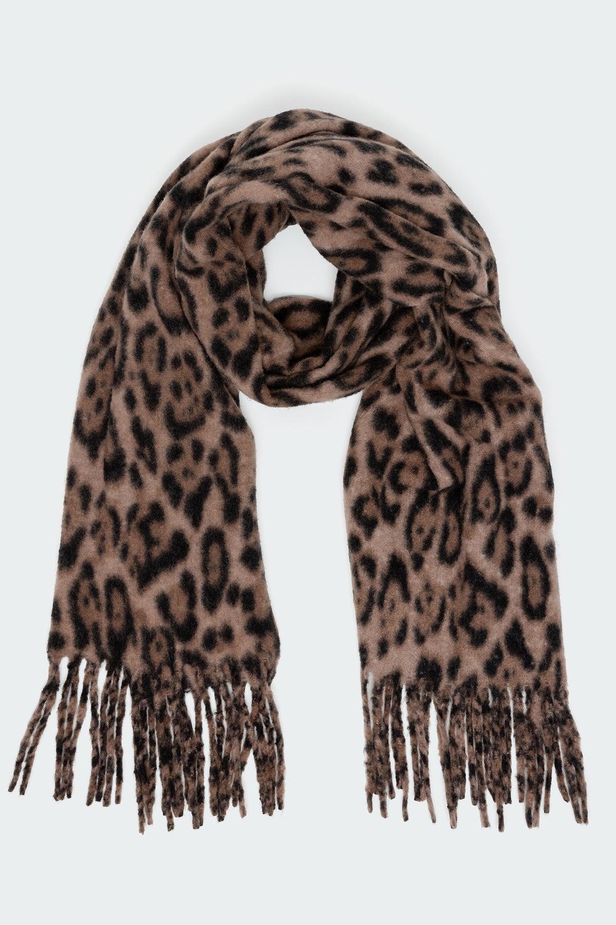 Chunky Leopard Scarf Product Image