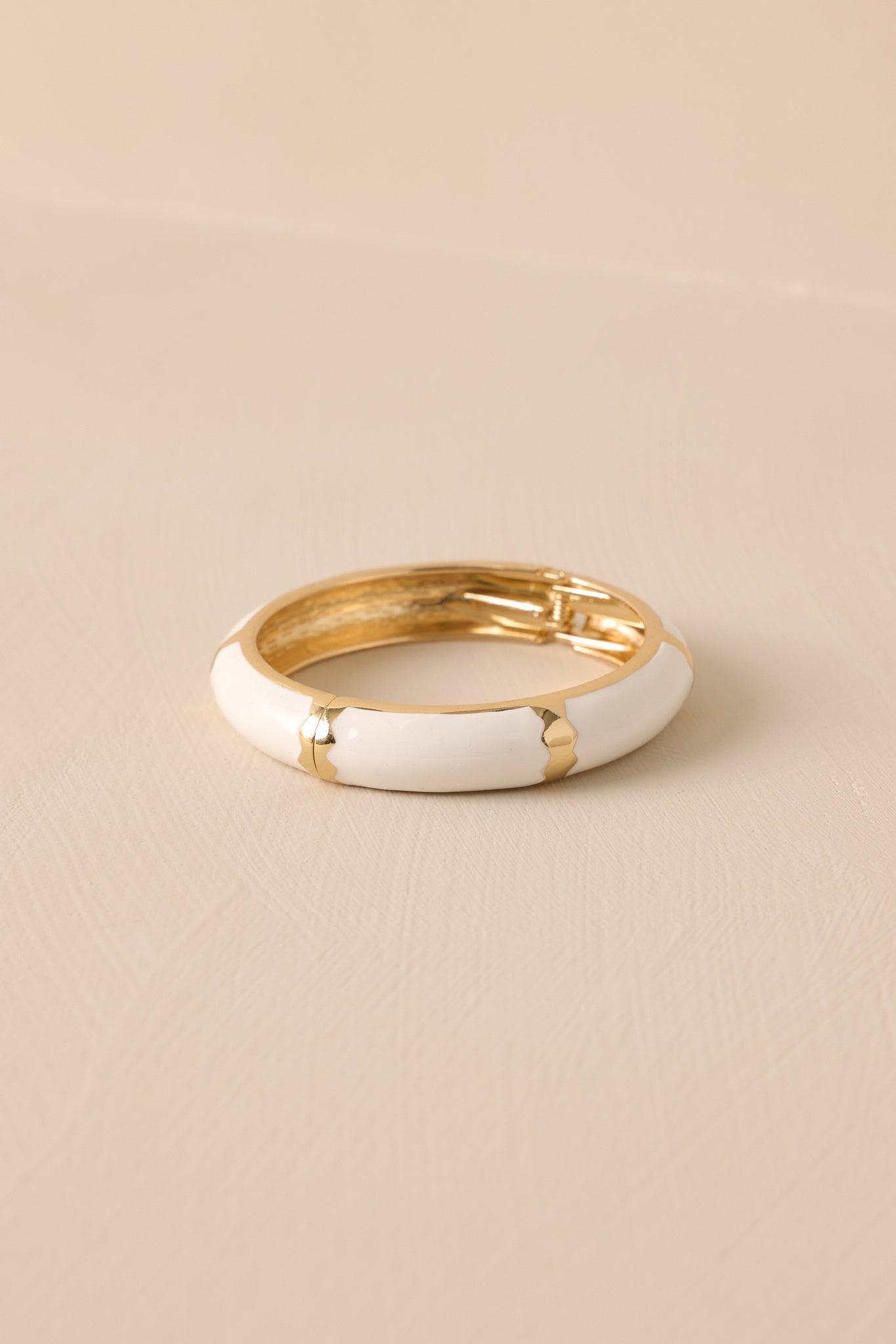 Modern Luxury White Hinged Bracelet Product Image