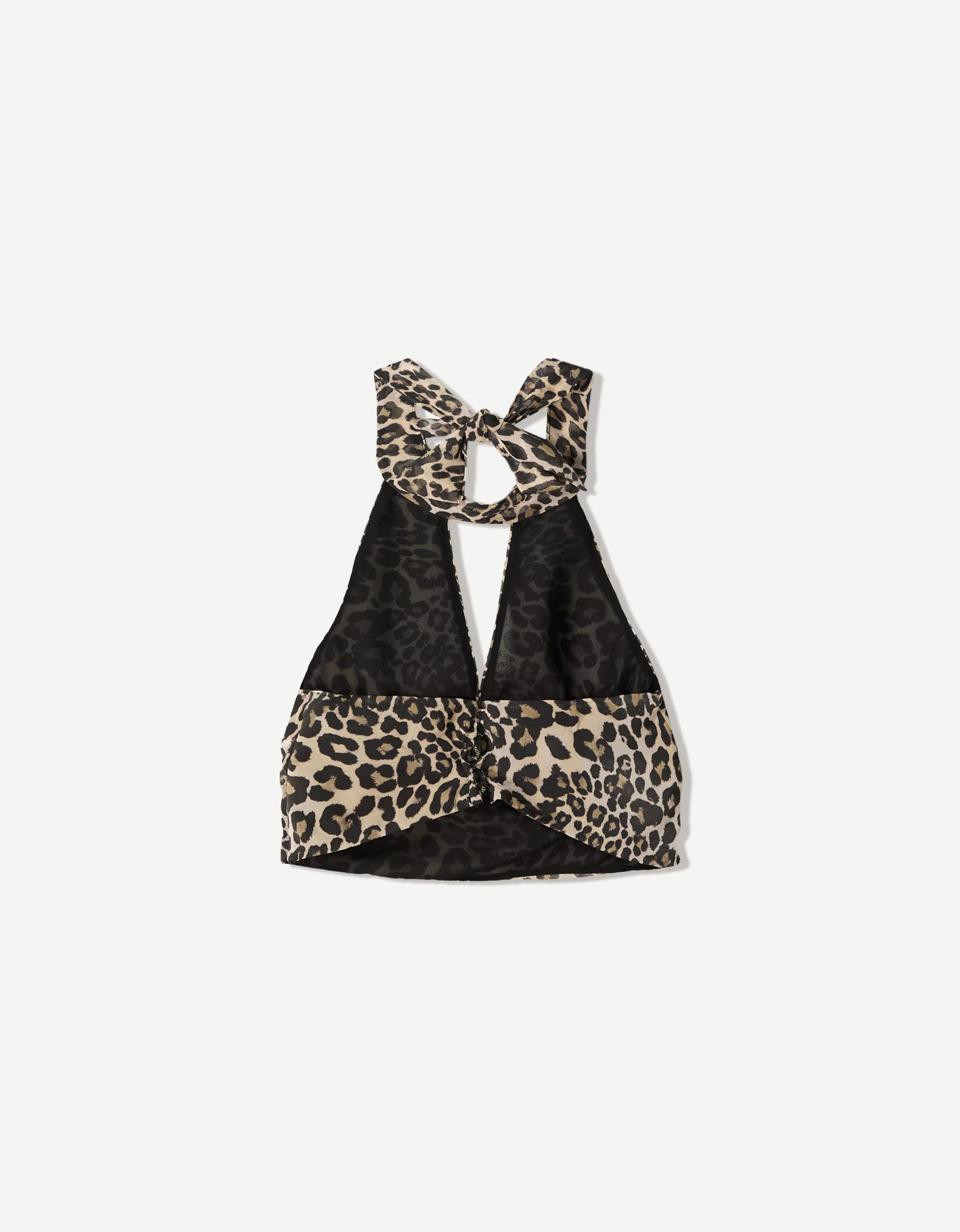 Blonde lace top with ruffles Product Image