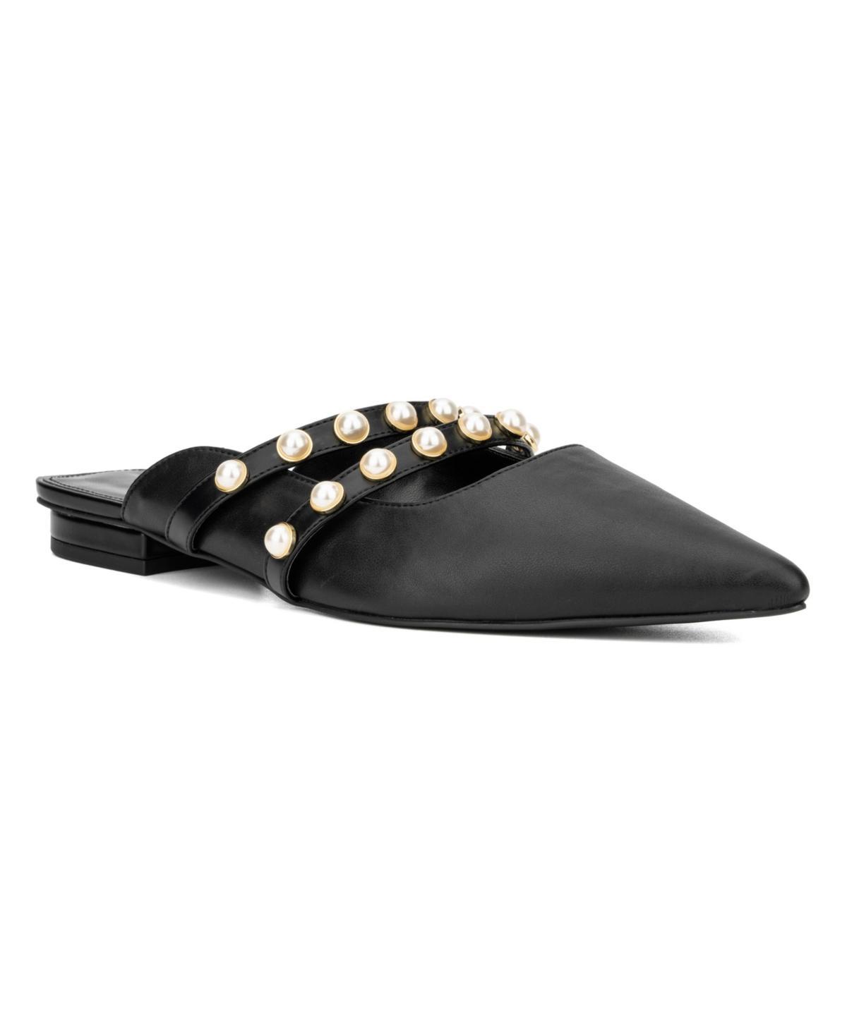 Fashion To Figure Womens Adriana Flats Product Image