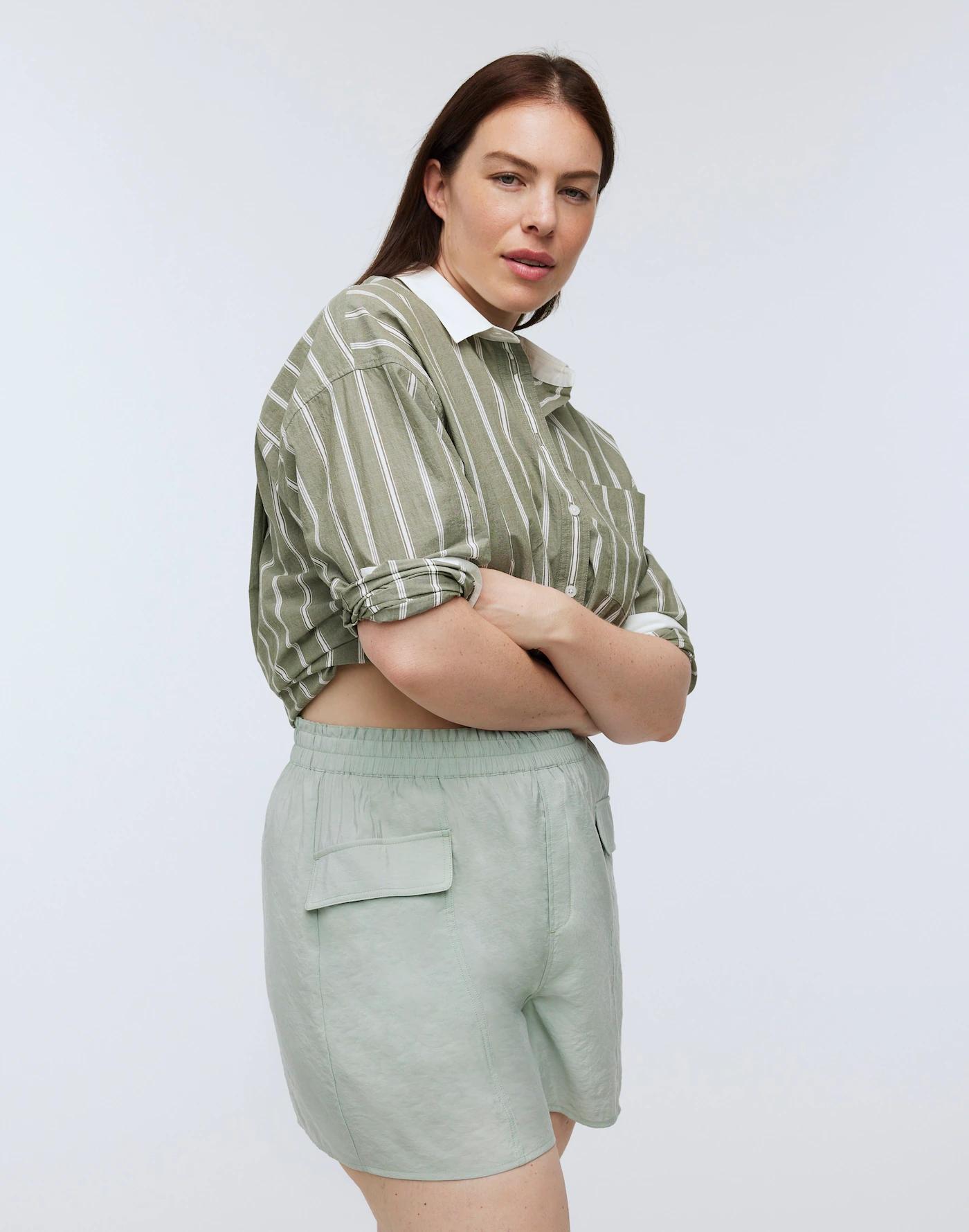 Pull-On Cargo Shorts in Softdrape Product Image