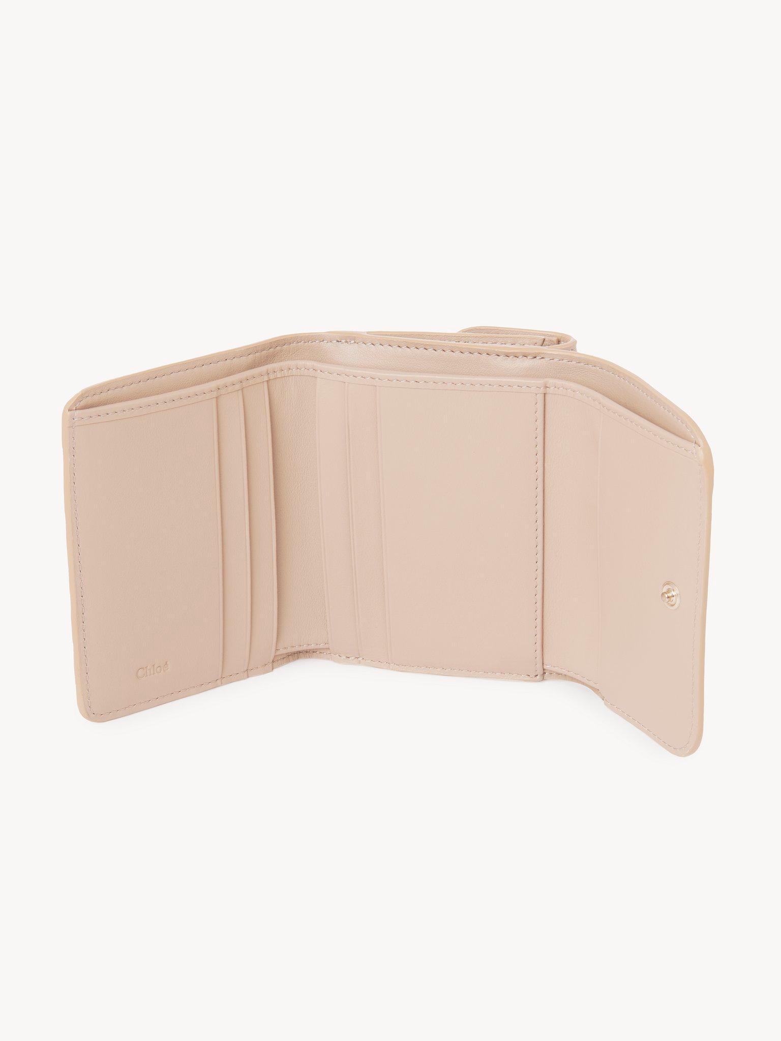 Small Chloé Sense tri-fold in soft leather Product Image