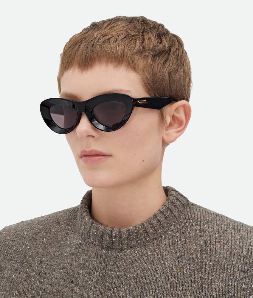 Sharp Cat Eye Sunglasses in Black/grey Product Image