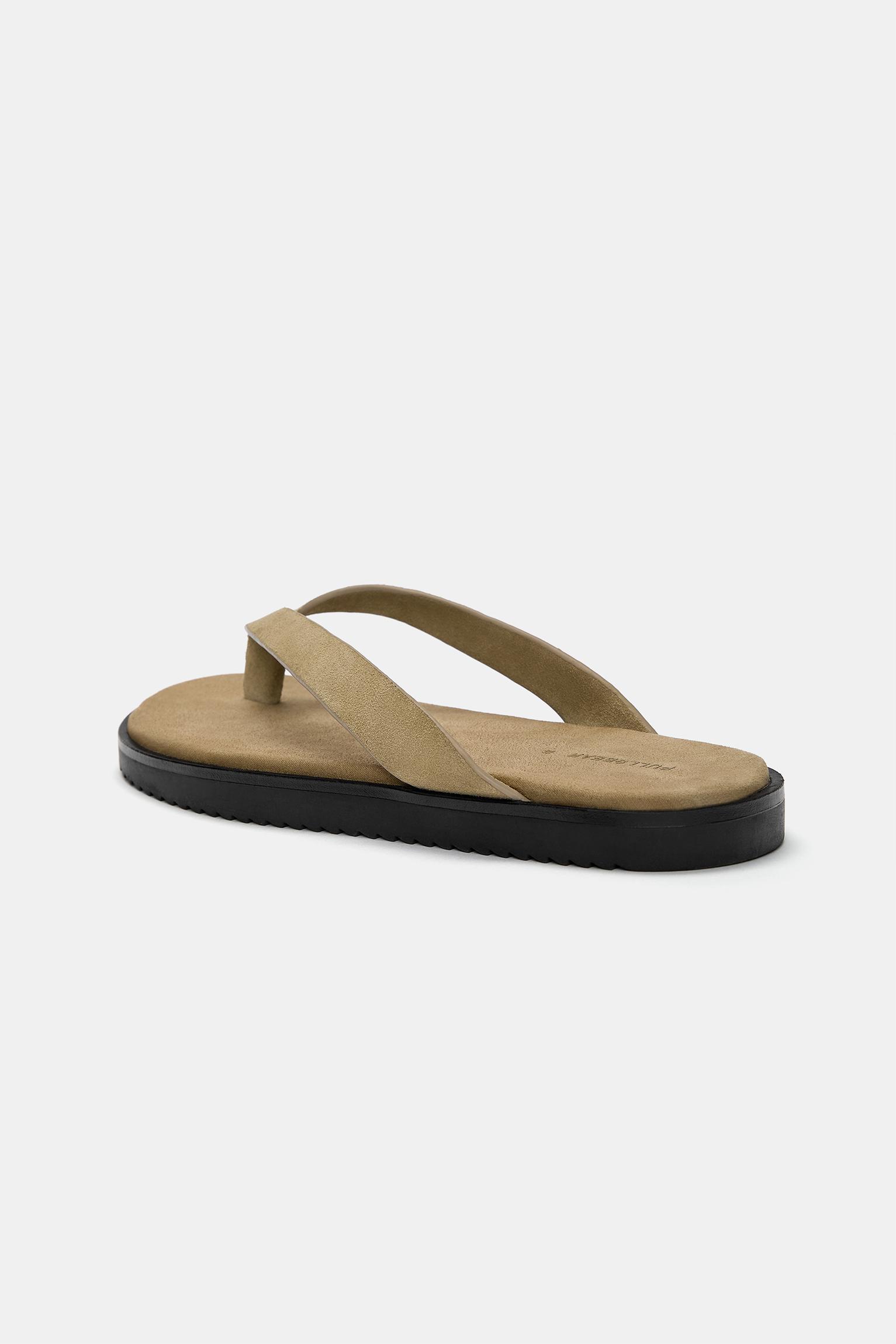 Leather flat sandals Product Image