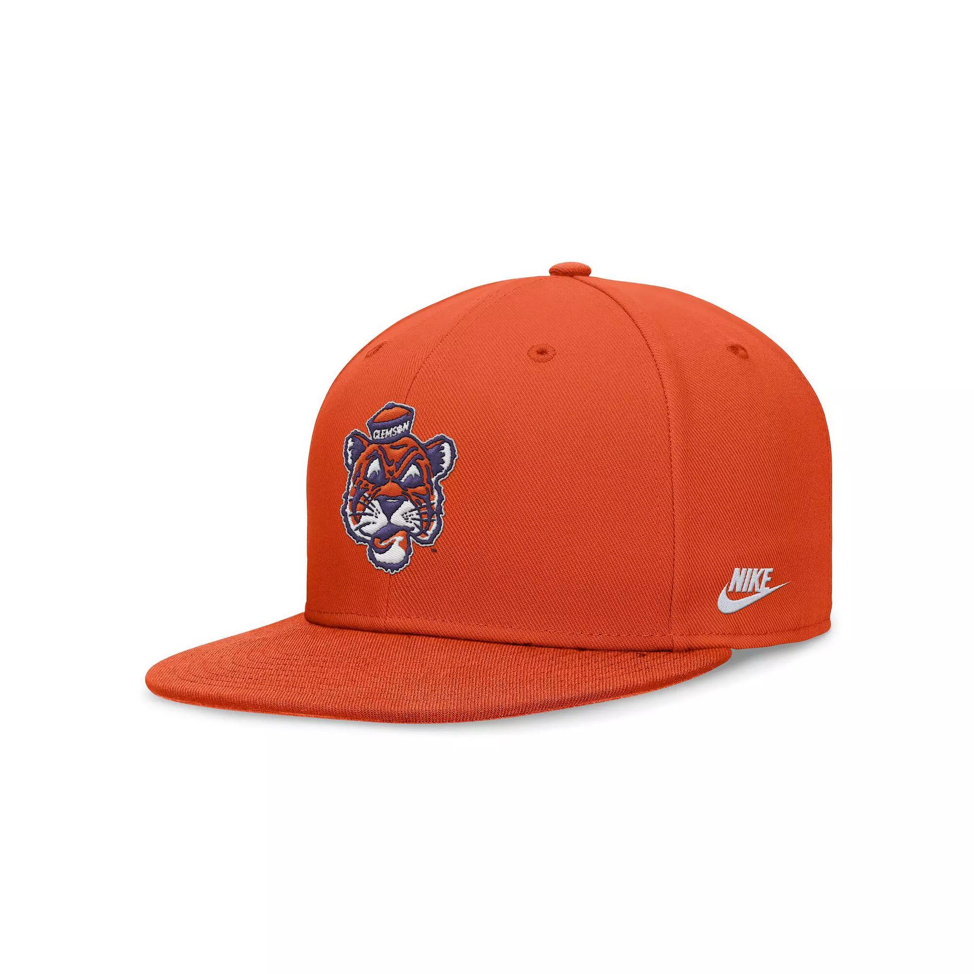 Men's Nike Navy Boston Red Sox Evergreen Performance Fitted Hat,  Product Image