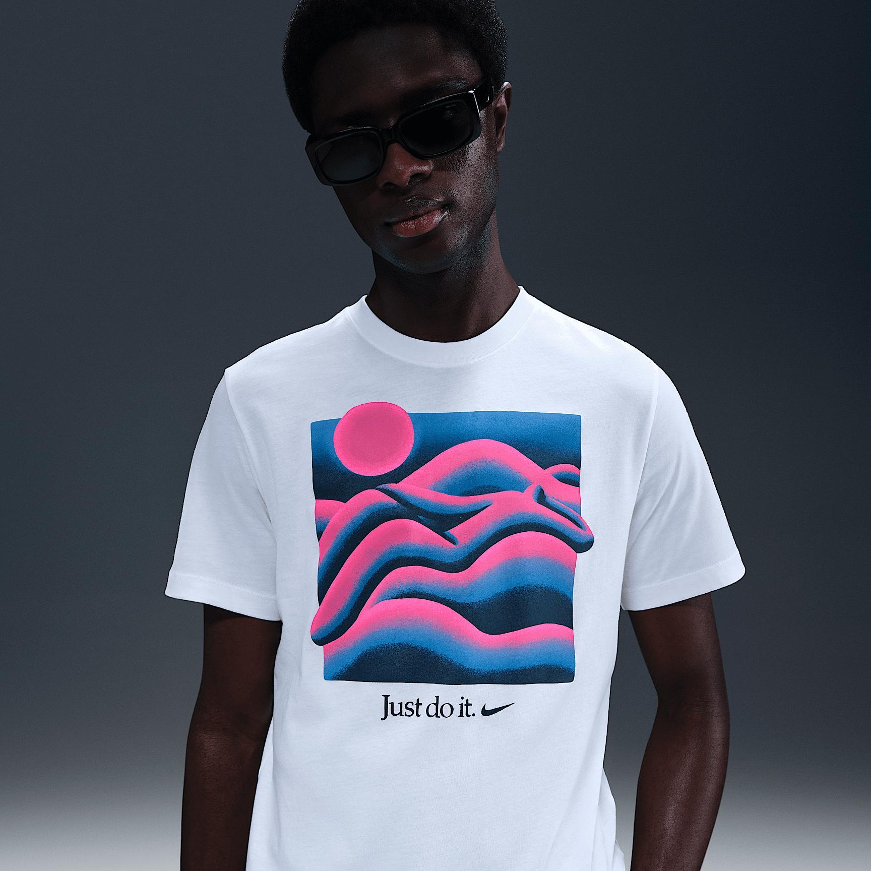 Nike Sportswear T-Shirt Product Image