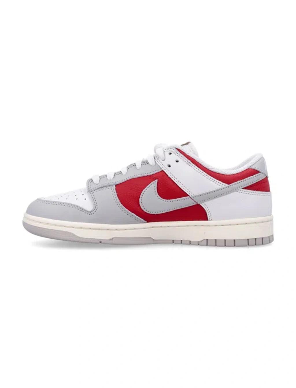 NIKE Sneakers In Grau Product Image