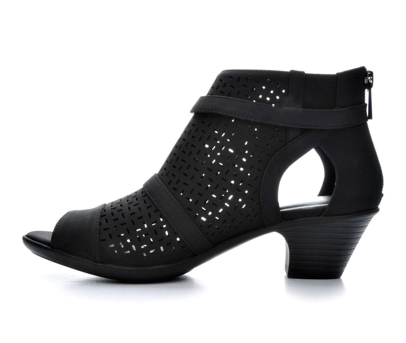 Women's Easy Street Carrigan Booties Product Image