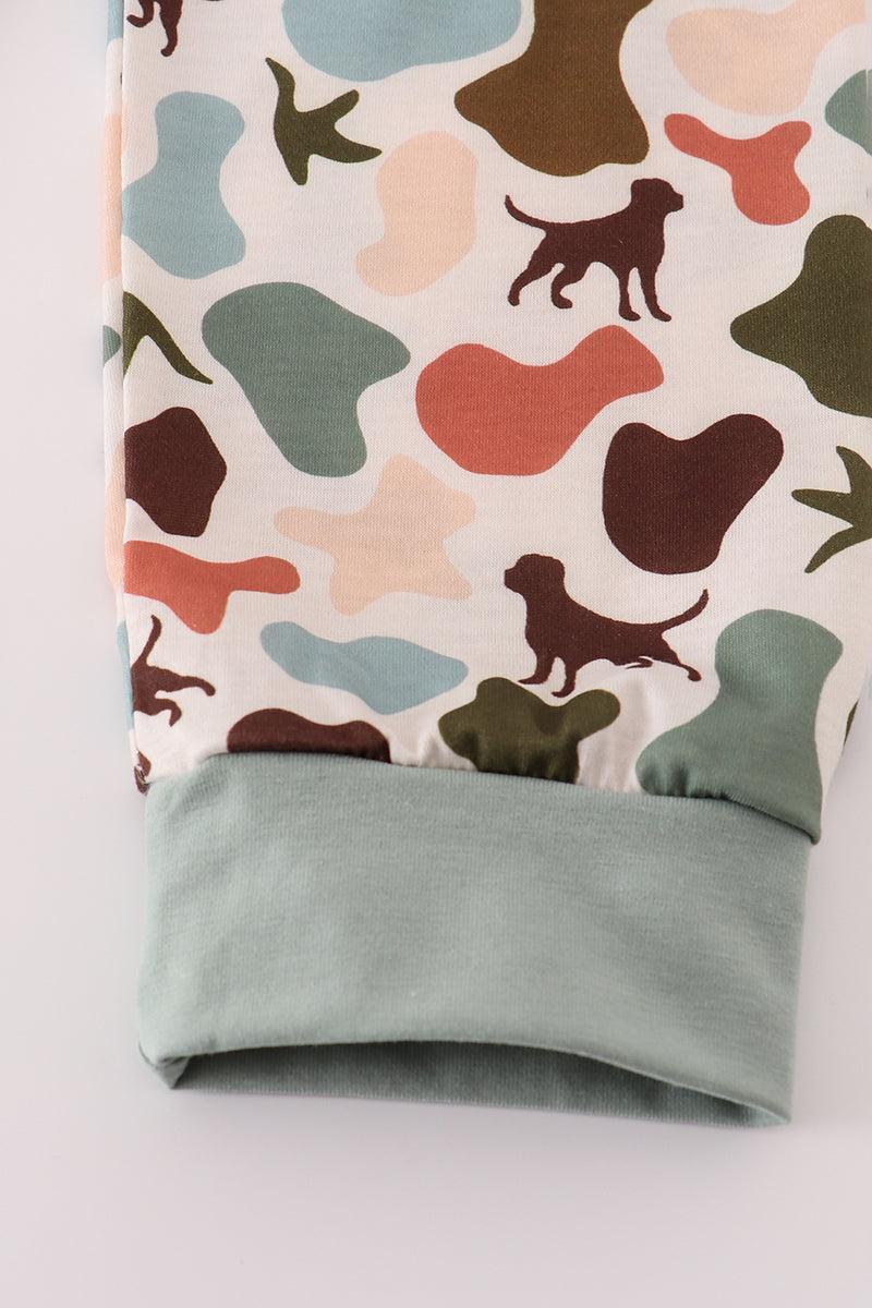 Green hunting print pants set Product Image