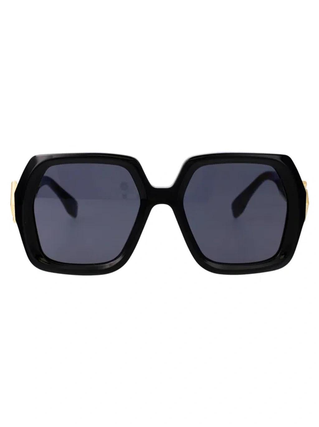 FENDI Squared Sunglasses Fe40139 I 01 V In Black Product Image