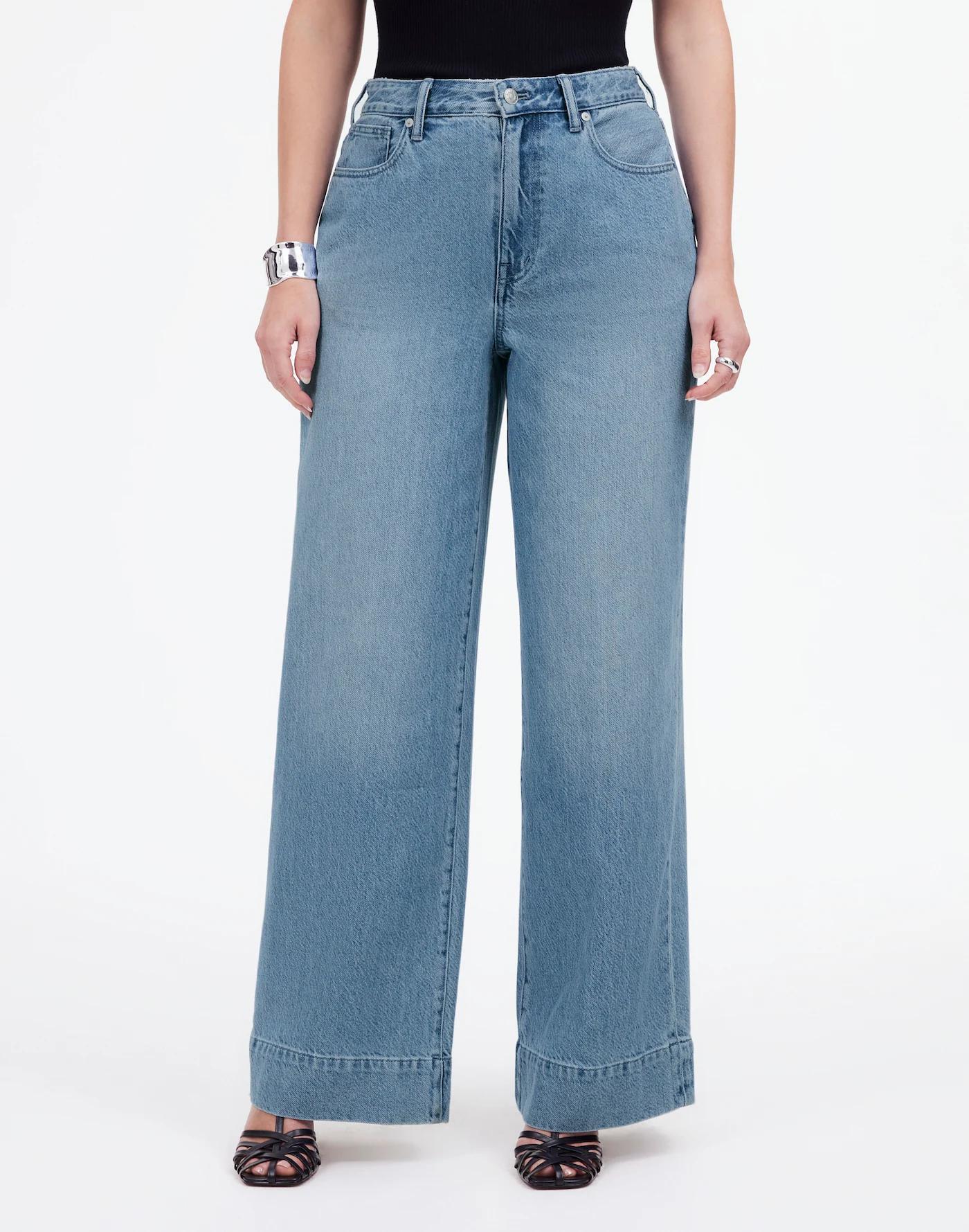 Curvy Superwide-Leg Jeans in Lintz Wash Product Image