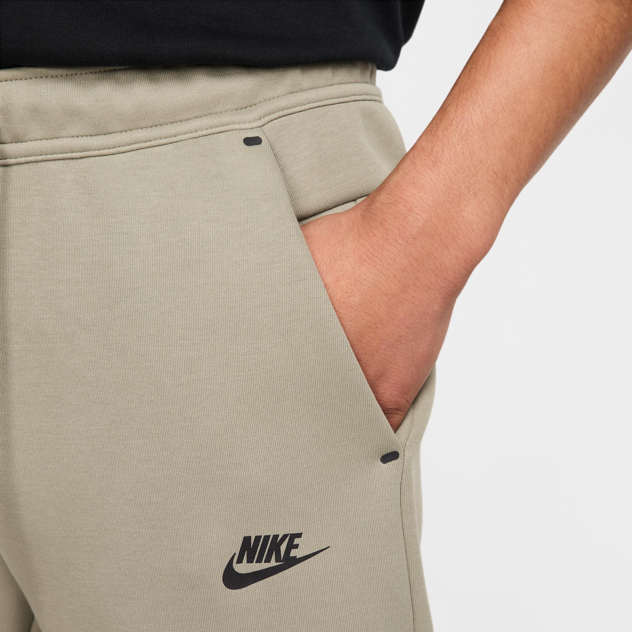 Nike Men's Tech Fleece Jogger Pants Product Image