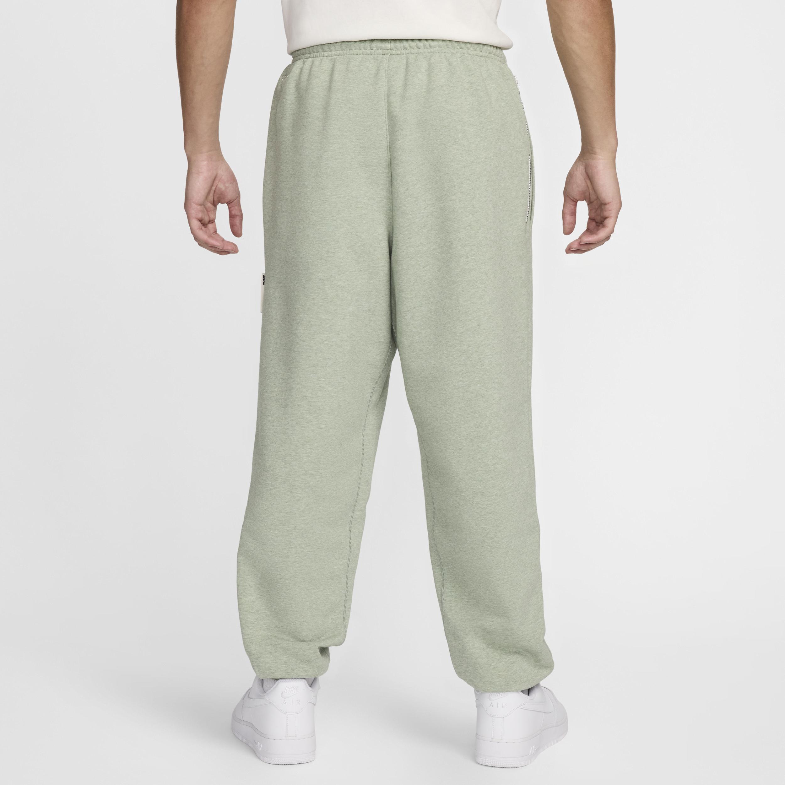 Nike Men's Standard Issue Dri-FIT Basketball Pants Product Image