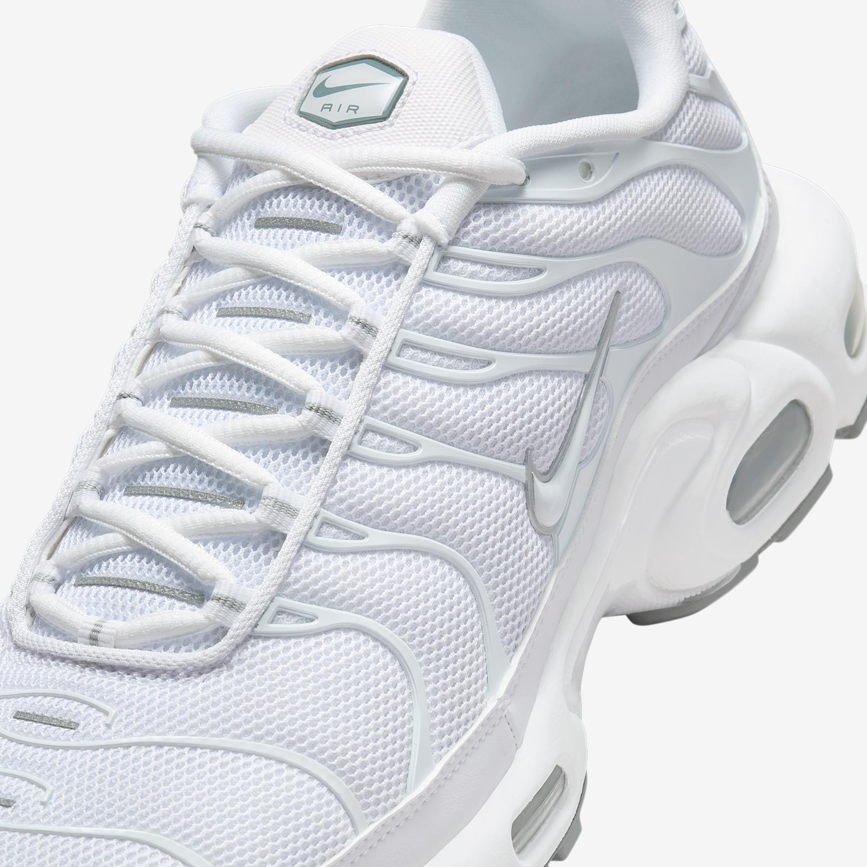 Nike Men's Air Max Plus Shoes Product Image