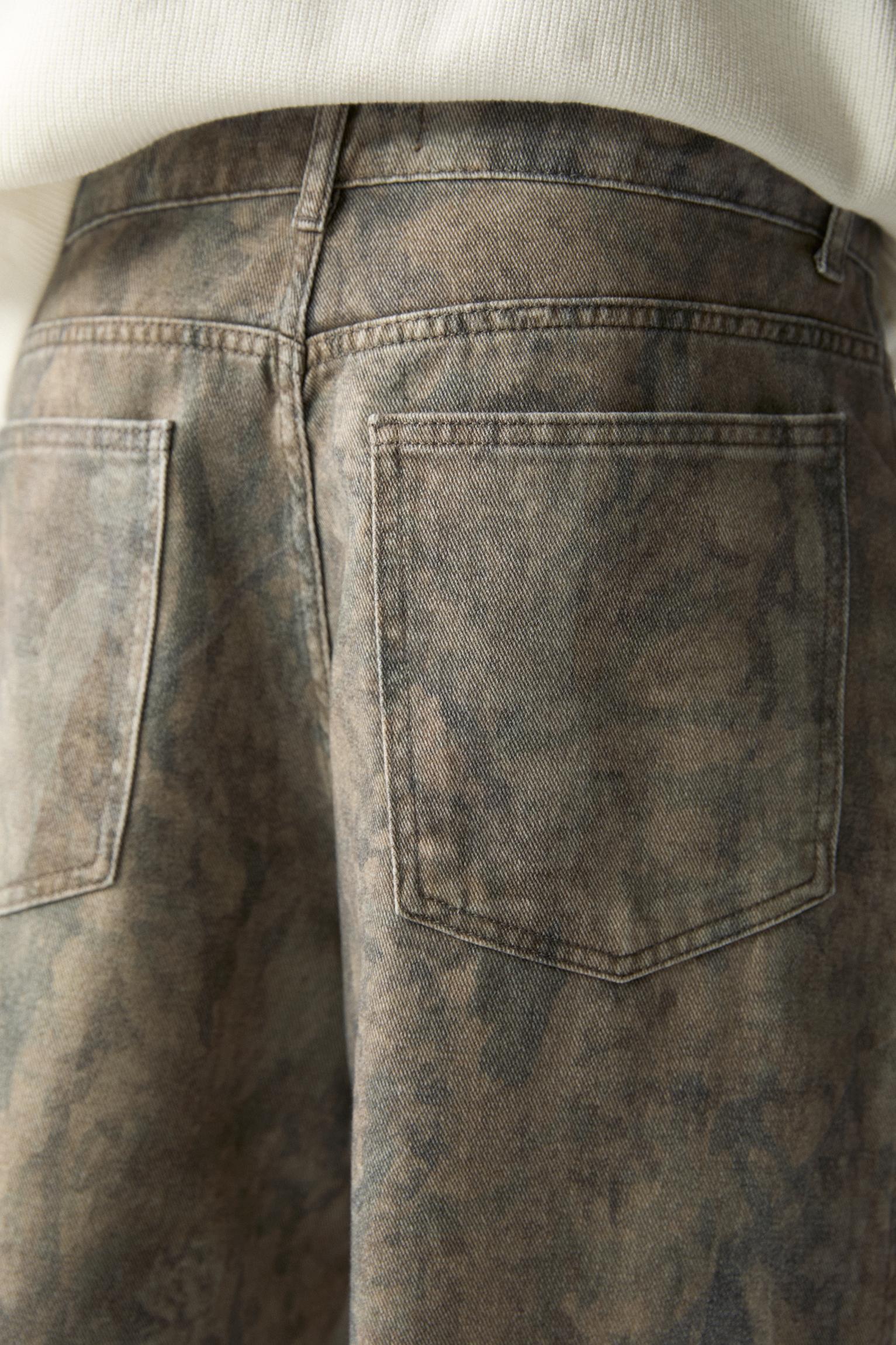 Printed baggy pants Product Image