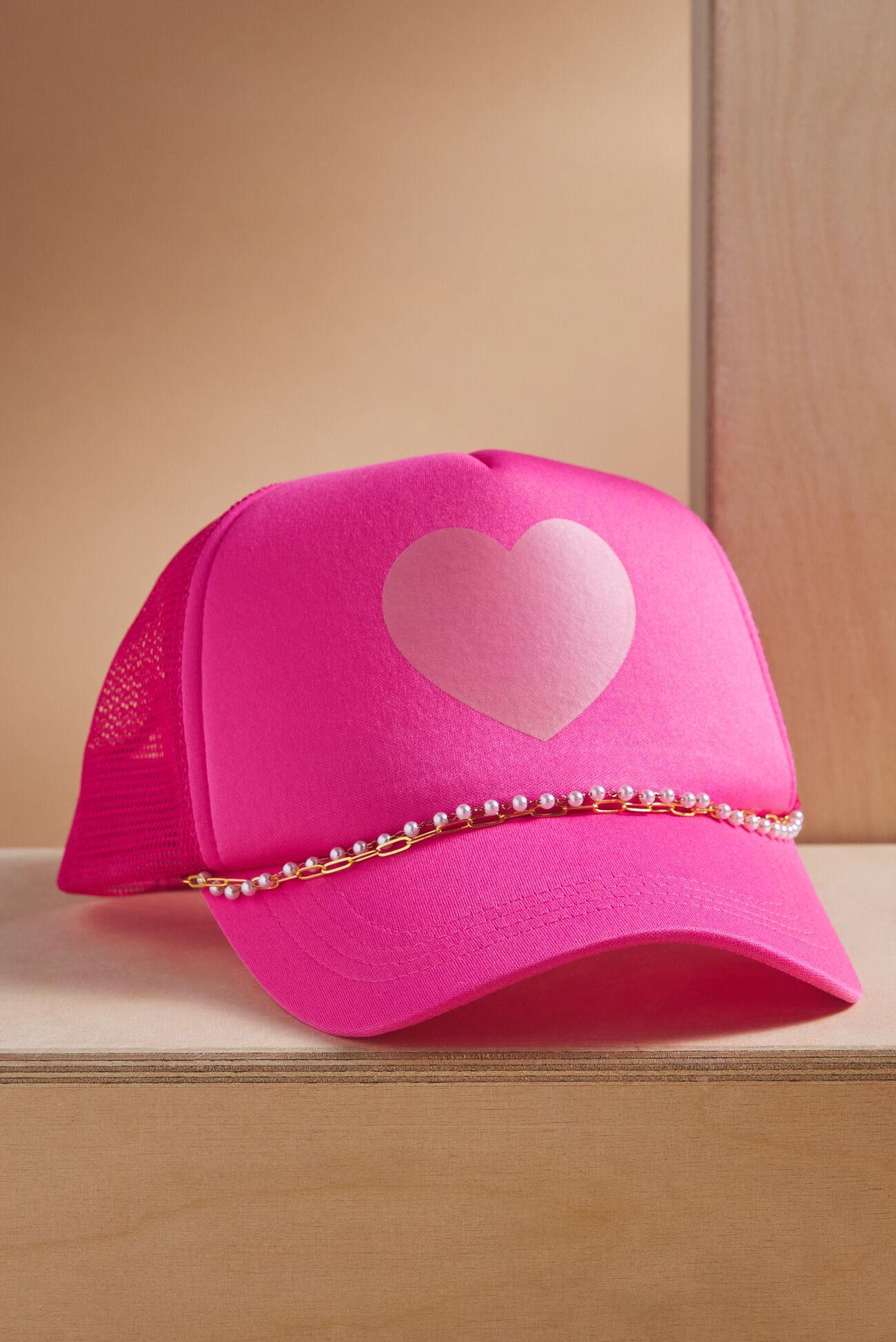 Heart Graphic Trucker Hat Product Image