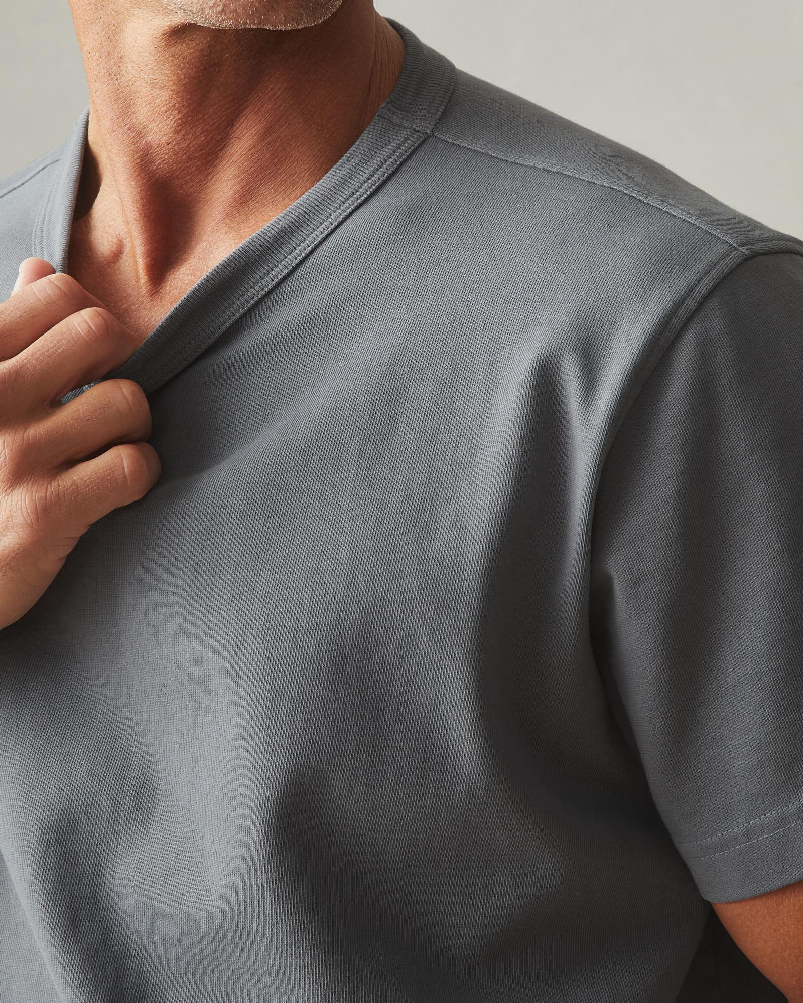 Men's Everest Tee - Lava Smoke Product Image