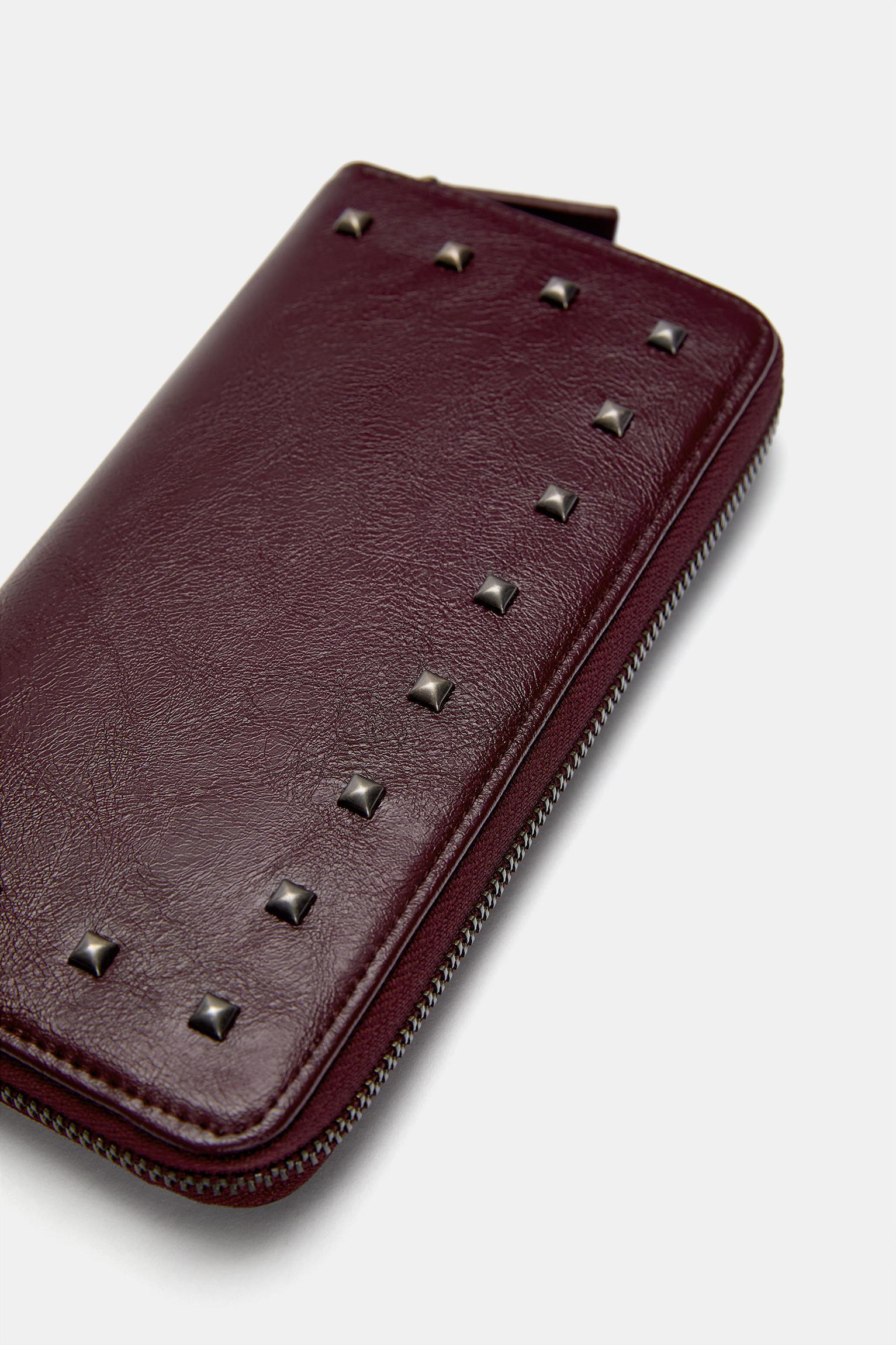 Studded wallet Product Image
