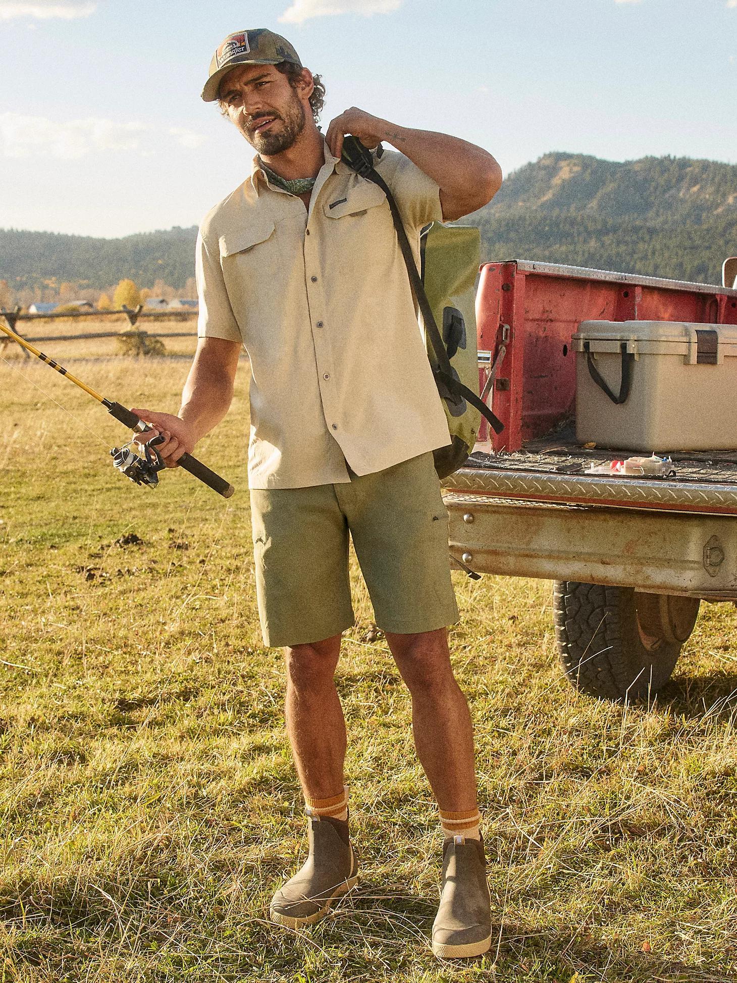 Men's All Terrain Cargo Short | Men's SHORTS | Wrangler® Product Image